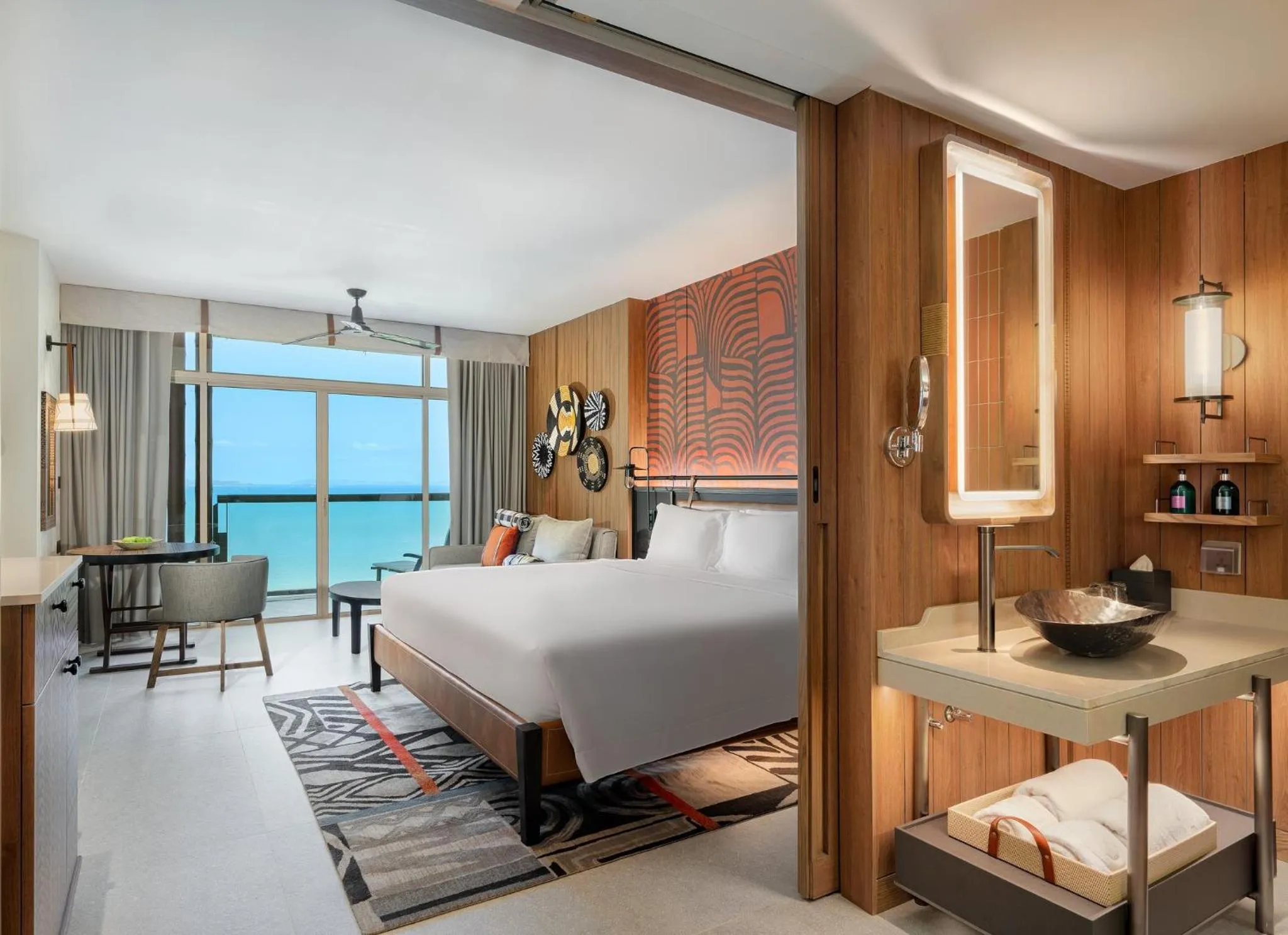 Bedroom, Bed in Centara Grand Mirage Beach Resort Pattaya