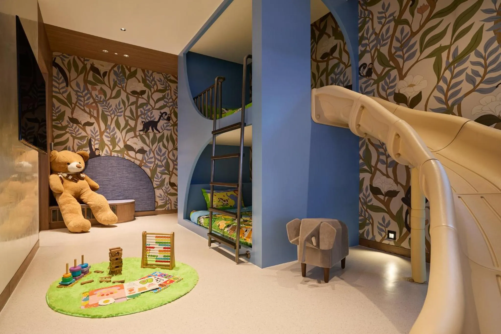 Photo of the whole room, Bed in Centara Grand Mirage Beach Resort Pattaya