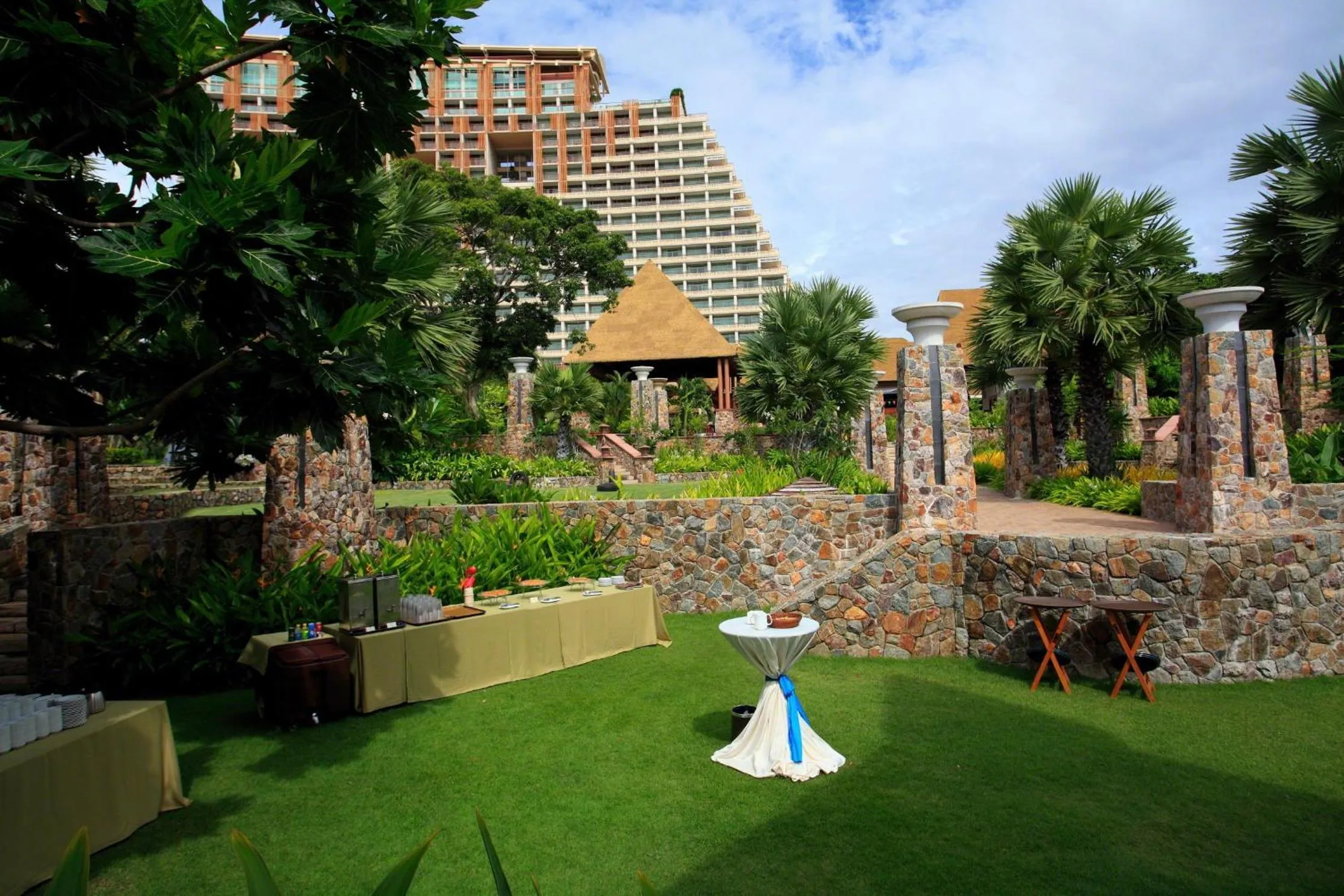 Garden in Centara Grand Mirage Beach Resort Pattaya