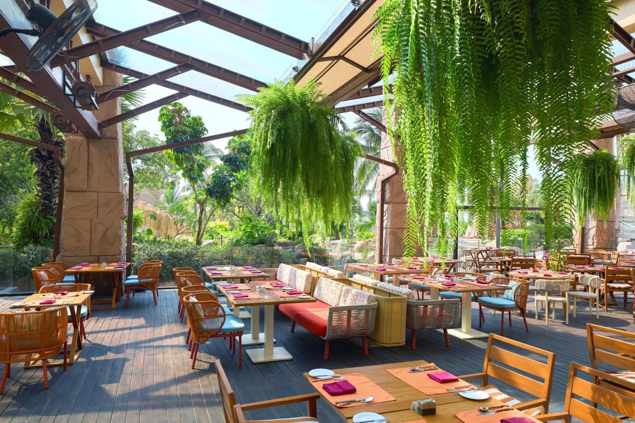 Restaurant/places to eat in Centara Grand Mirage Beach Resort Pattaya