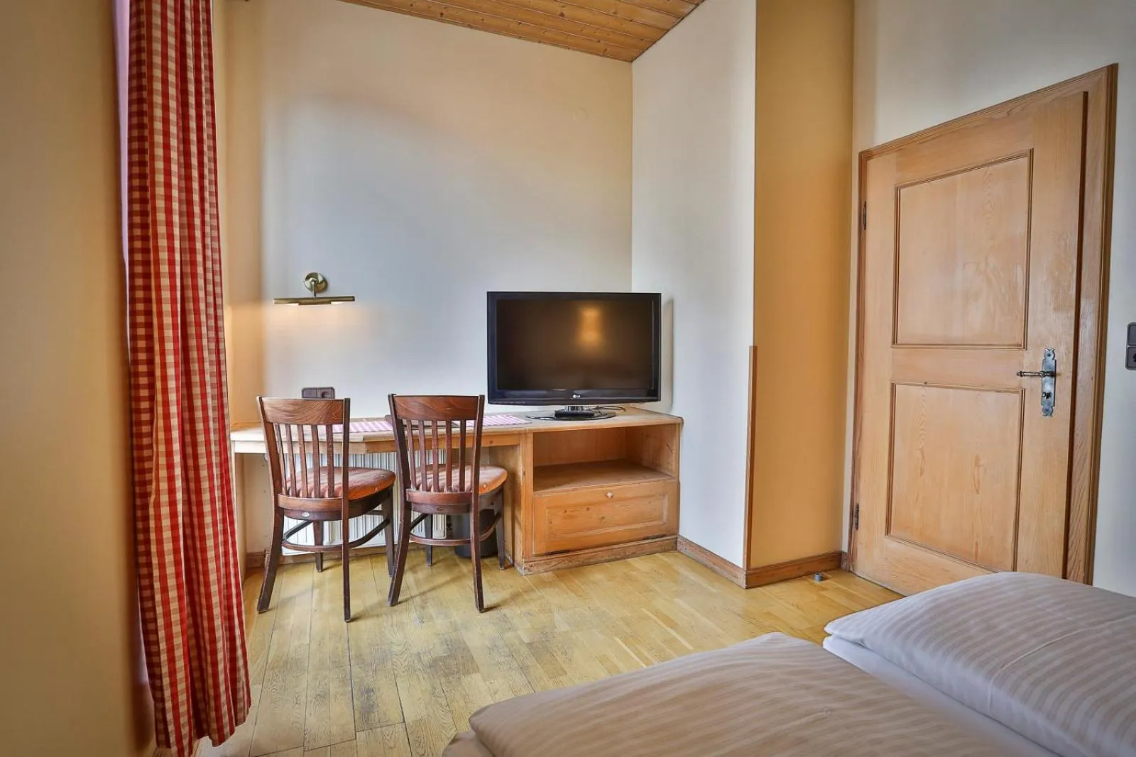 Photo of the whole room, Bed in Hotel-Brauereigasthof Josef Fuchs