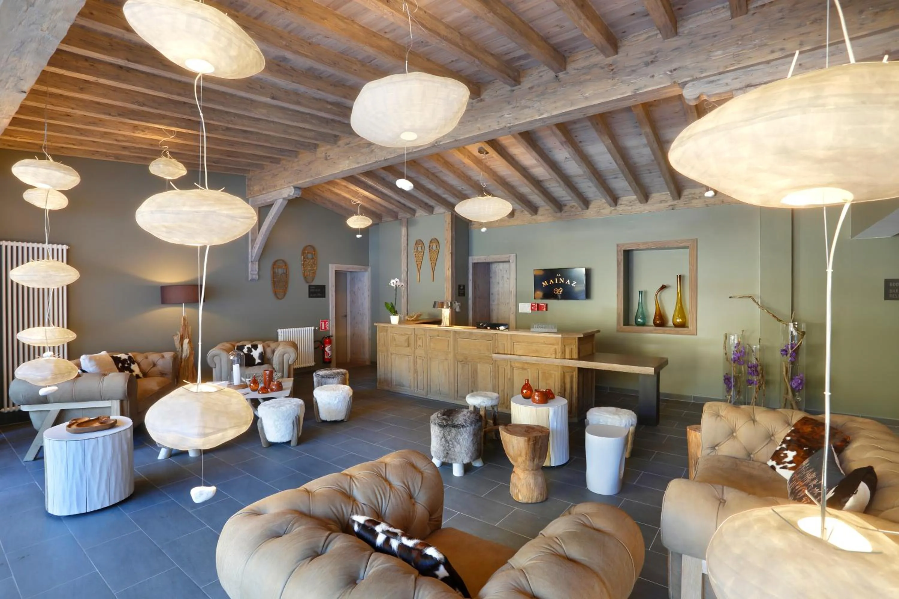 Lobby or reception in La Mainaz Hôtel Restaurant Genève - Gex - Mijoux