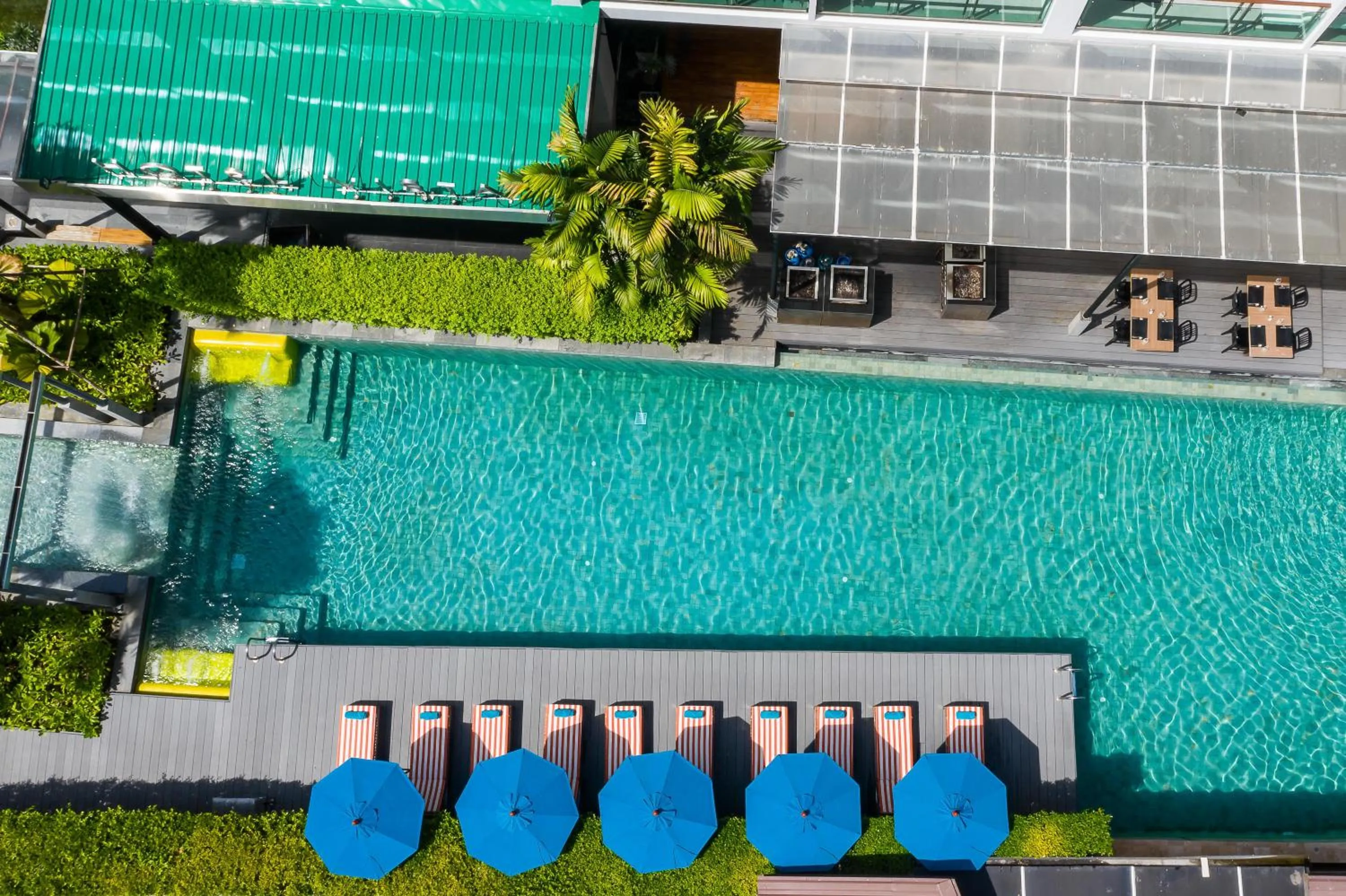 Swimming pool in Hotel Vista
