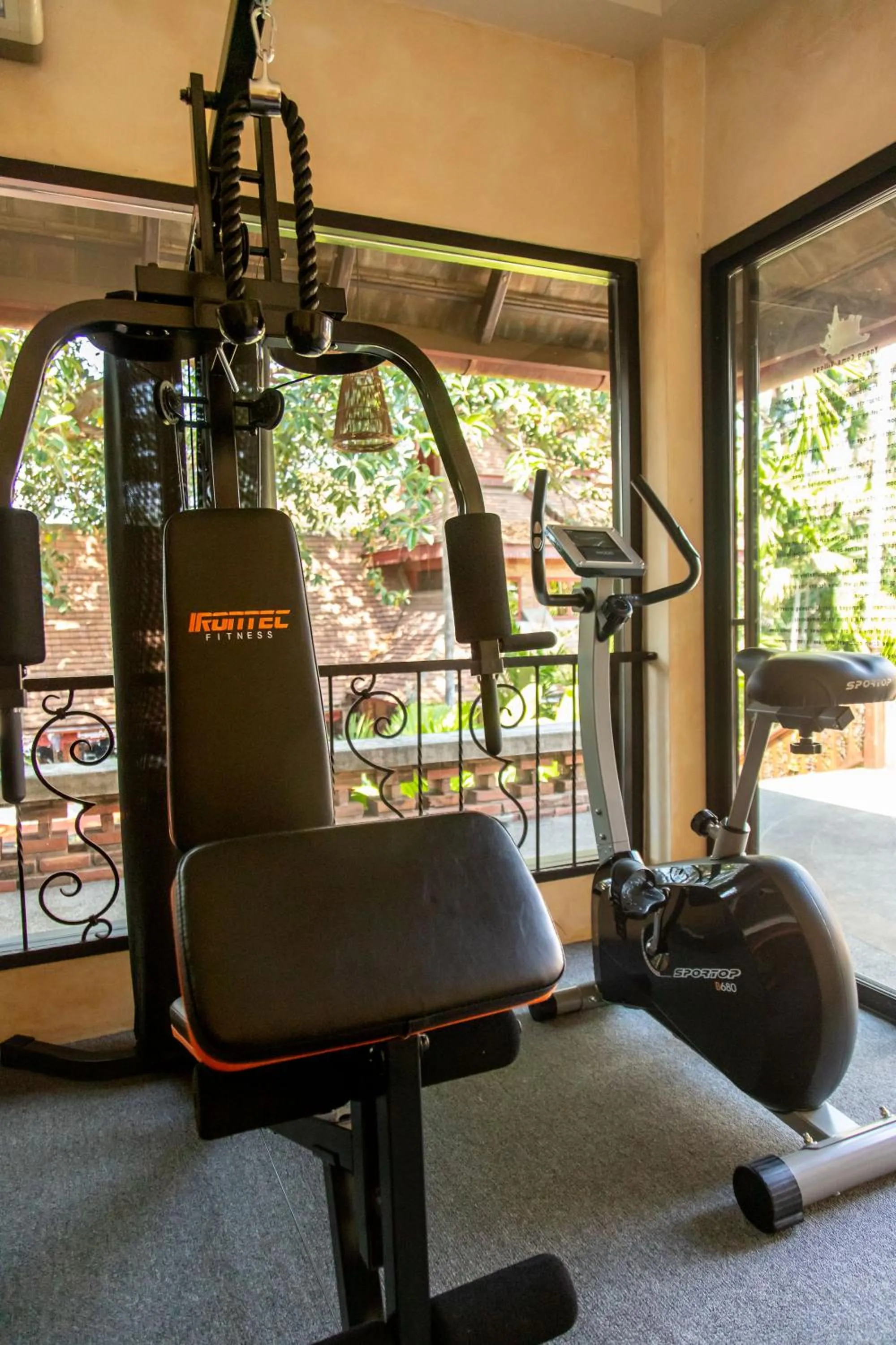 Fitness centre/facilities in Yaang Come Village Hotel