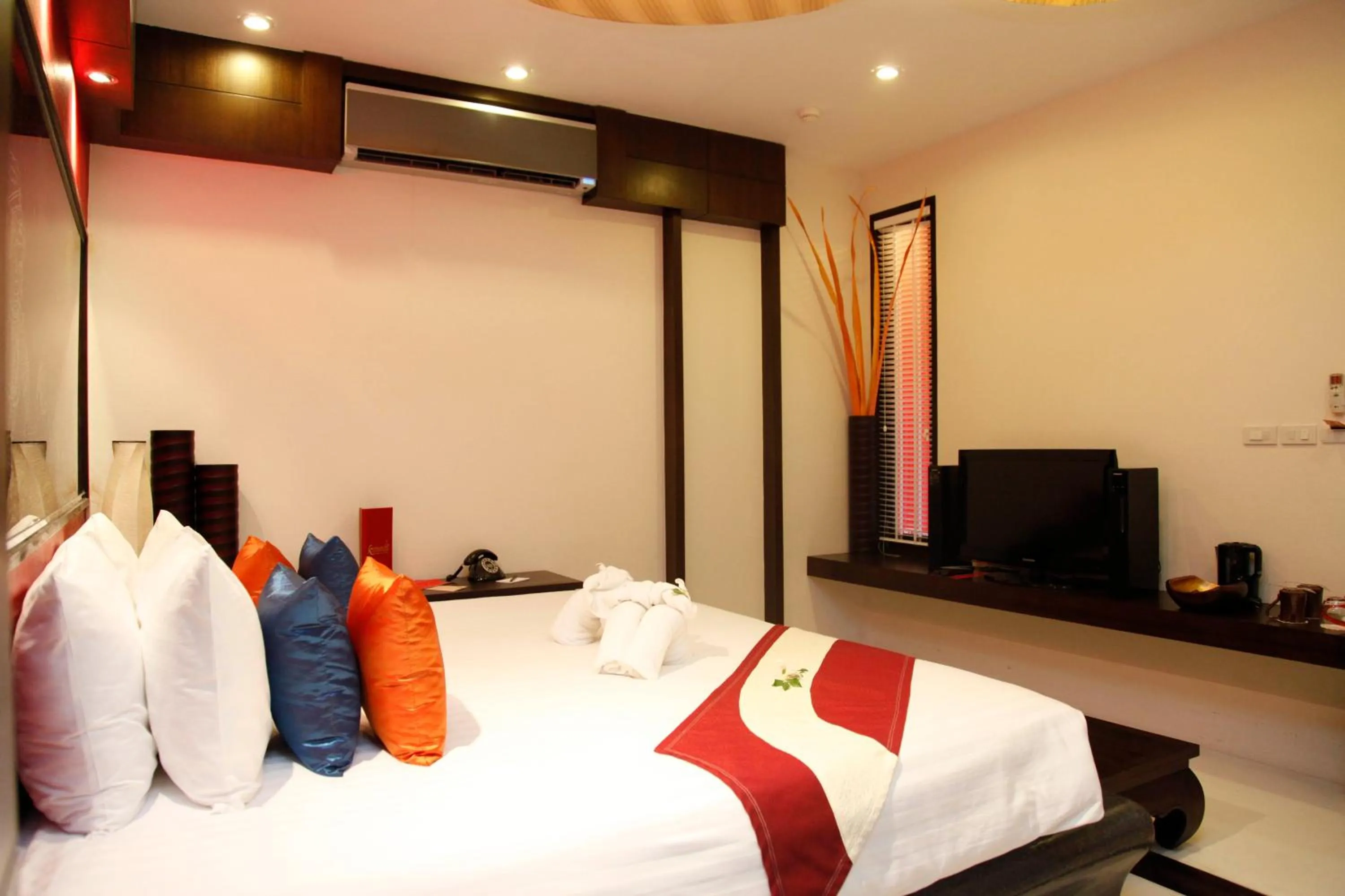 TV and multimedia, Bed in Kirikayan Boutique Resort - SHA Extra Plus