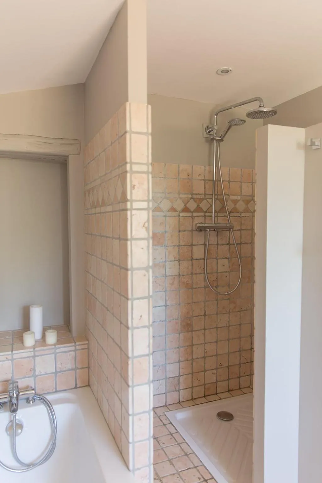 Shower in Le Mas des Alexandrins