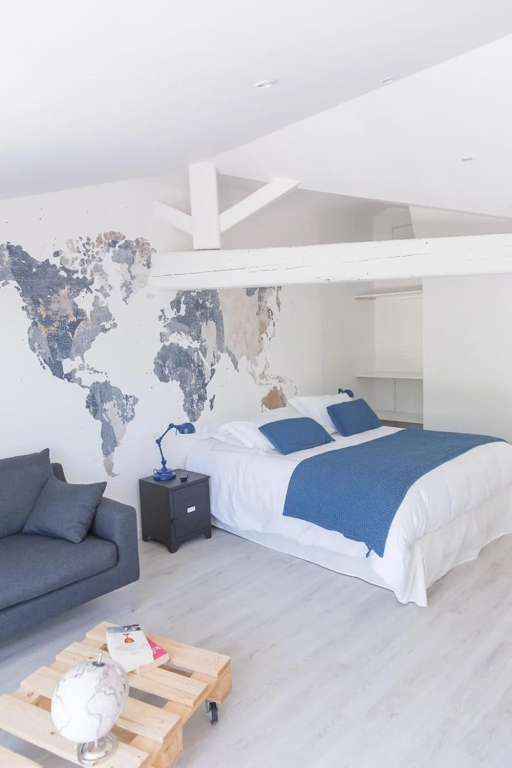 Bed in Le Mas des Alexandrins