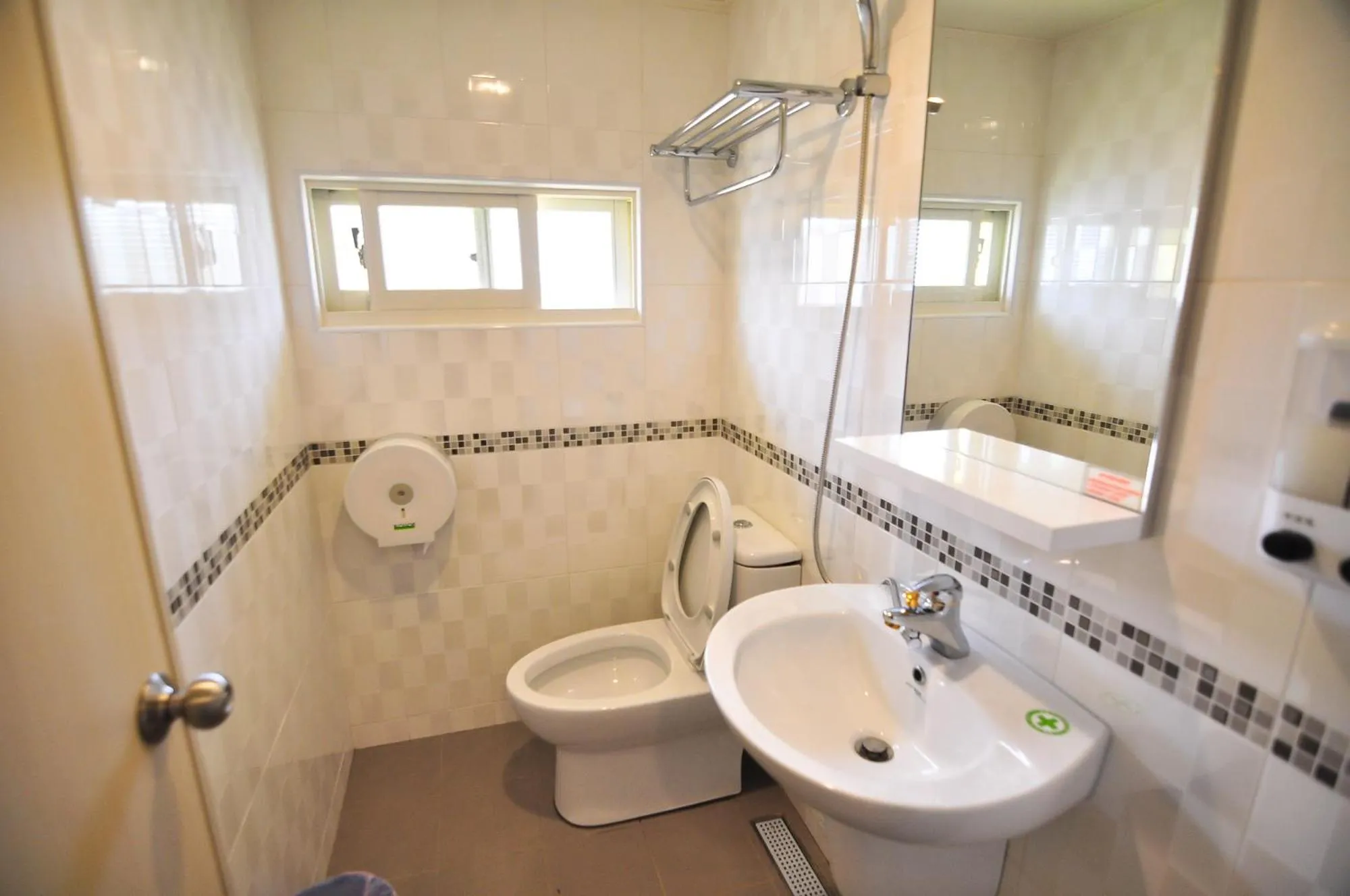 Shower in Dream Homestay