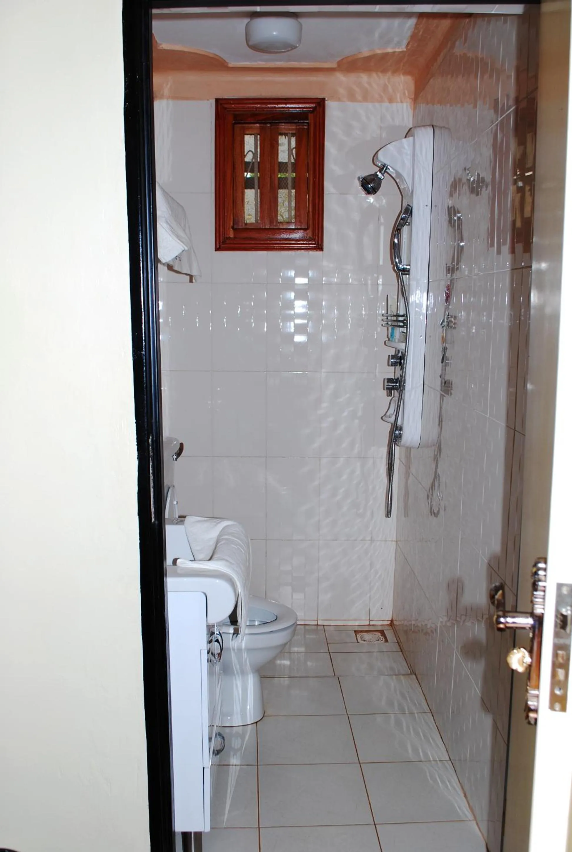 Bathroom in Dich Comfort Hotel - Main Branch