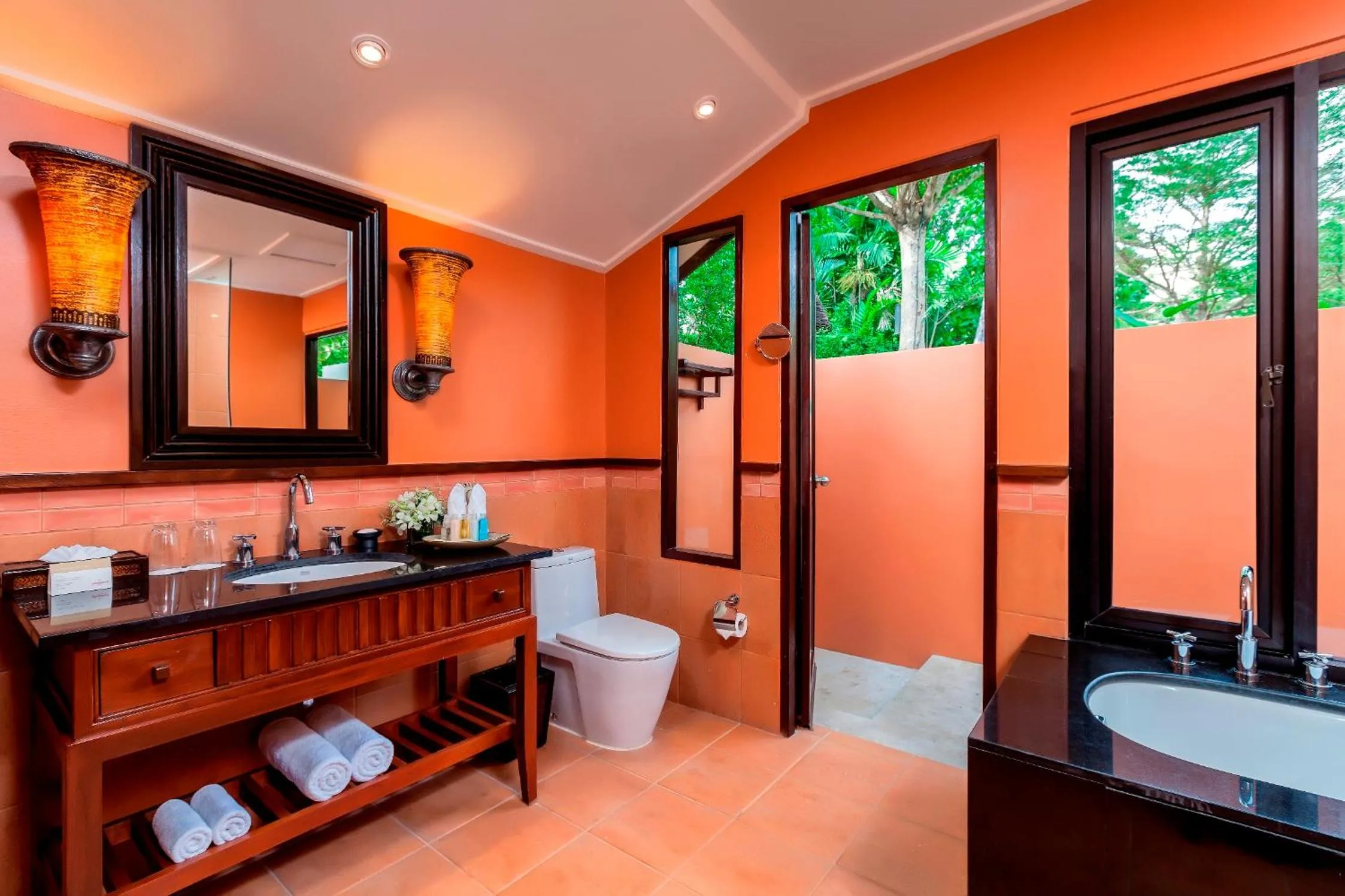 Toilet in Paradox Resort Phuket