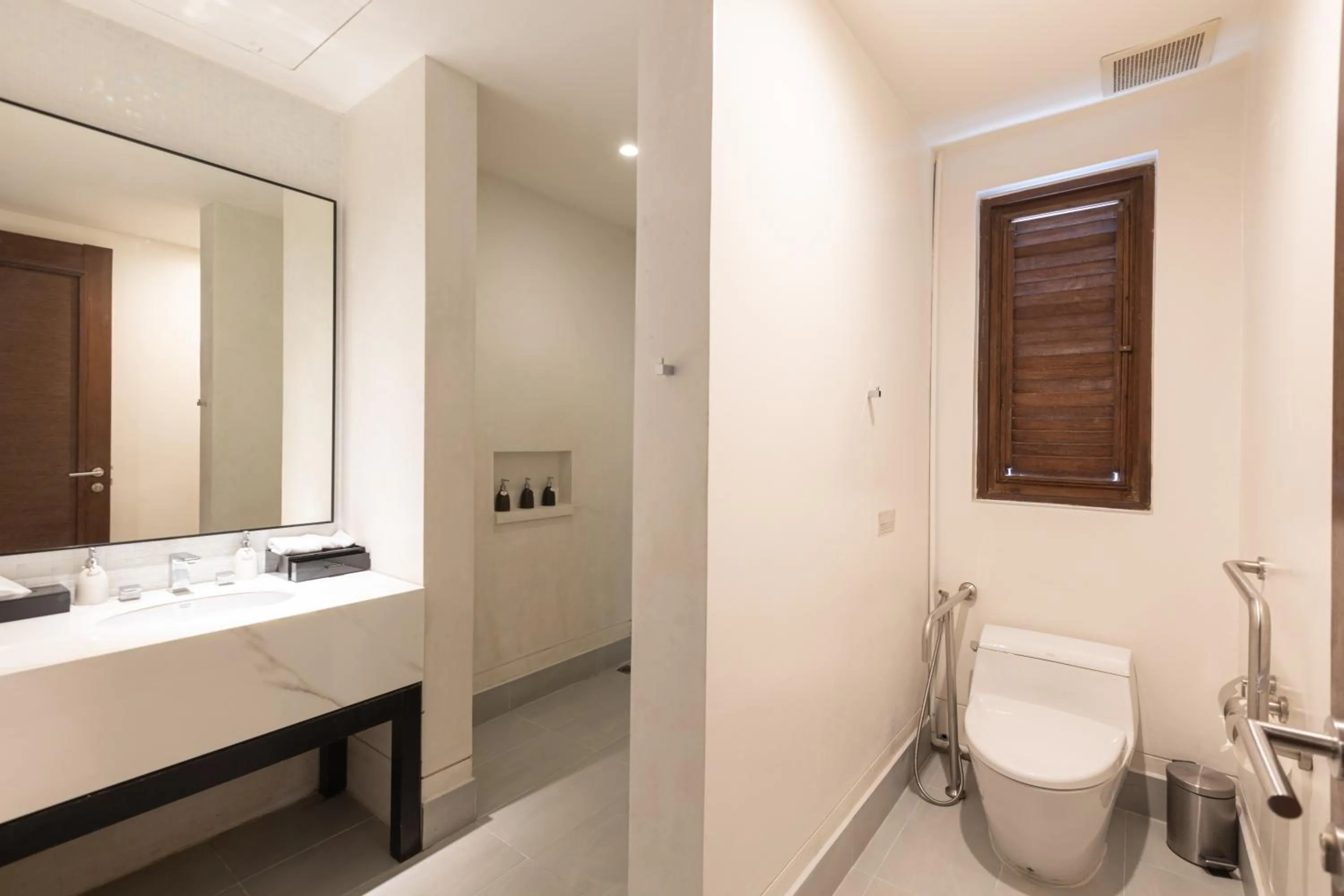 Toilet in The Palayana Hua Hin