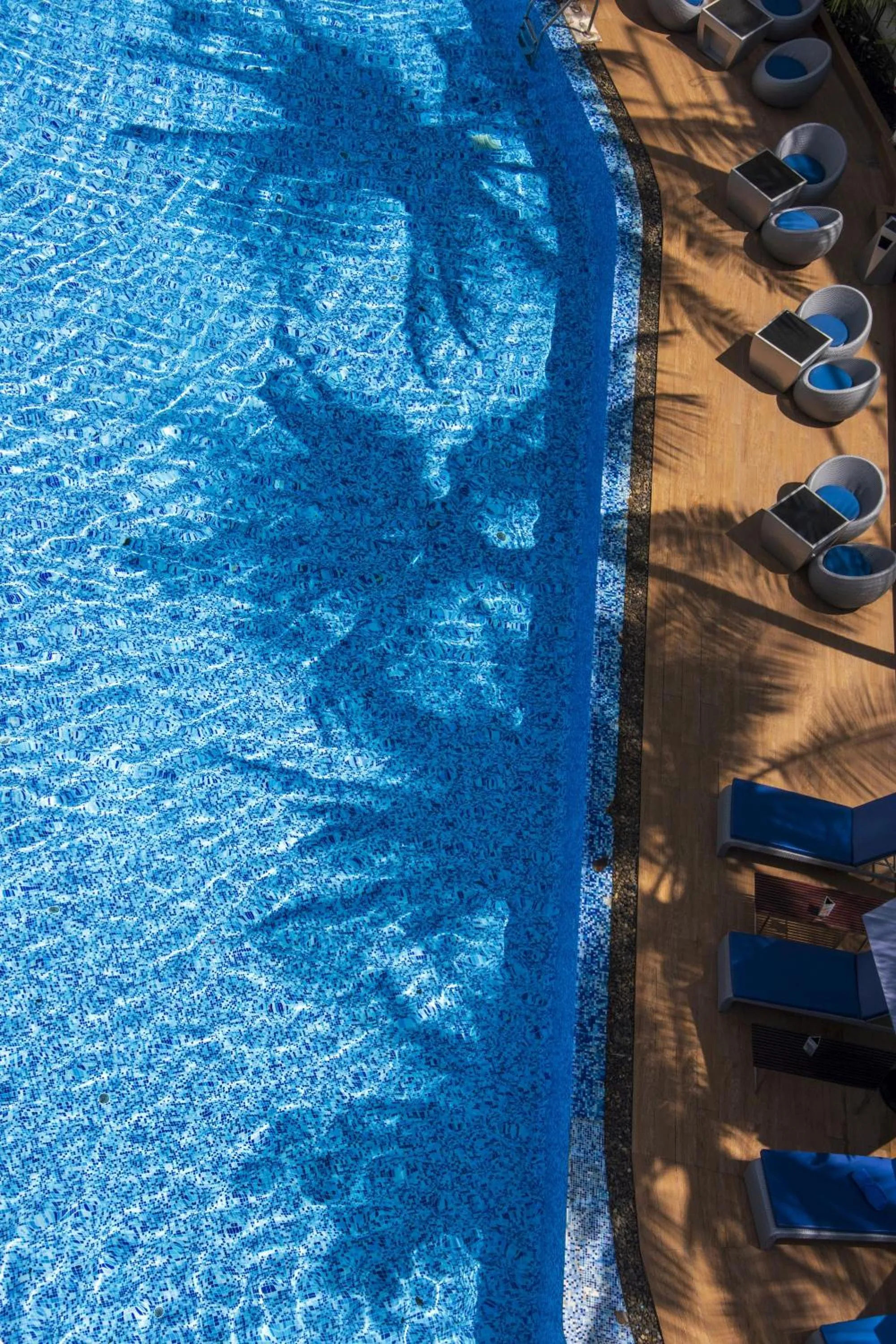 Swimming pool in Hotel Baraquda Heeton Pattaya by Compass Hospitality