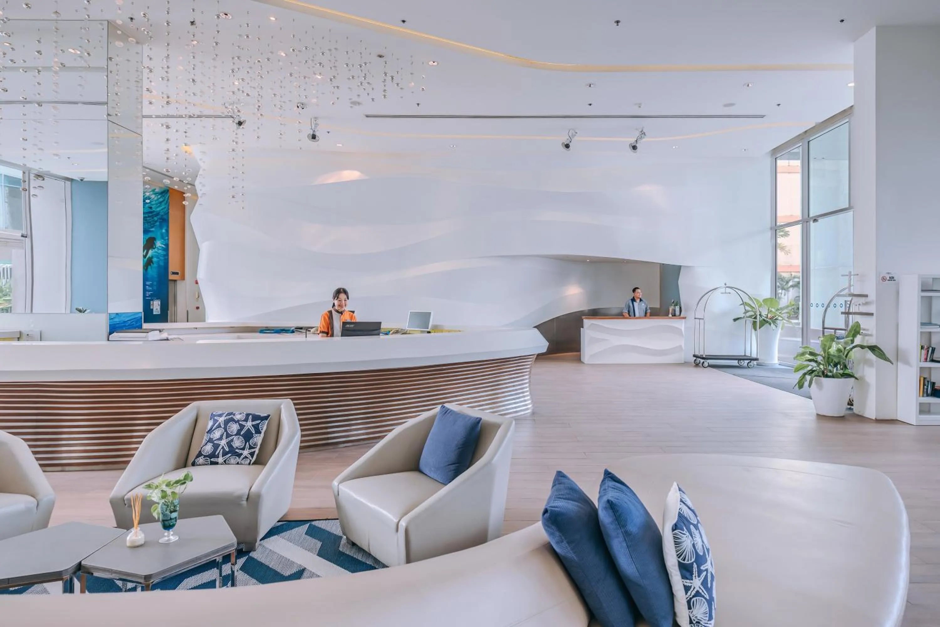 Lobby or reception in Hotel Baraquda Heeton Pattaya by Compass Hospitality