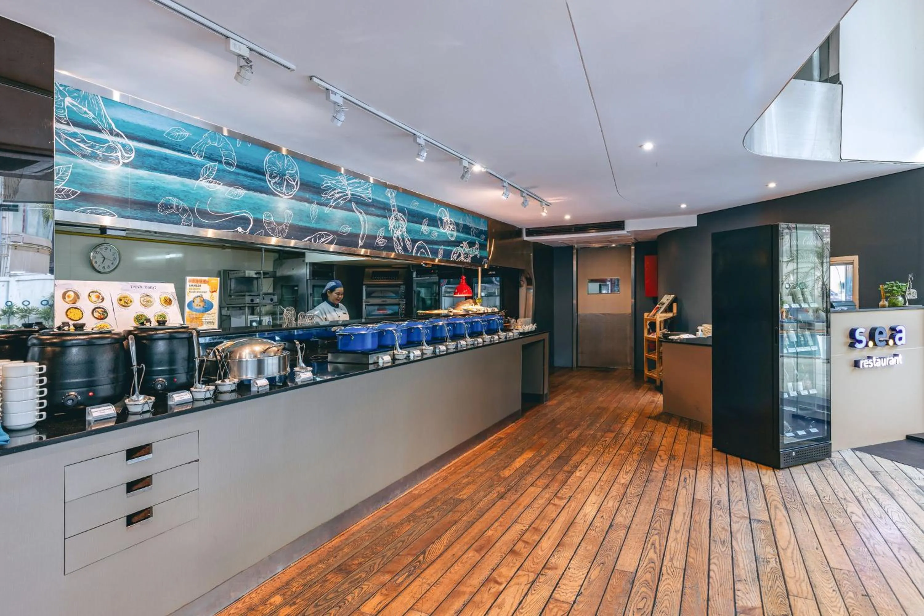 Restaurant/places to eat in Hotel Baraquda Heeton Pattaya by Compass Hospitality