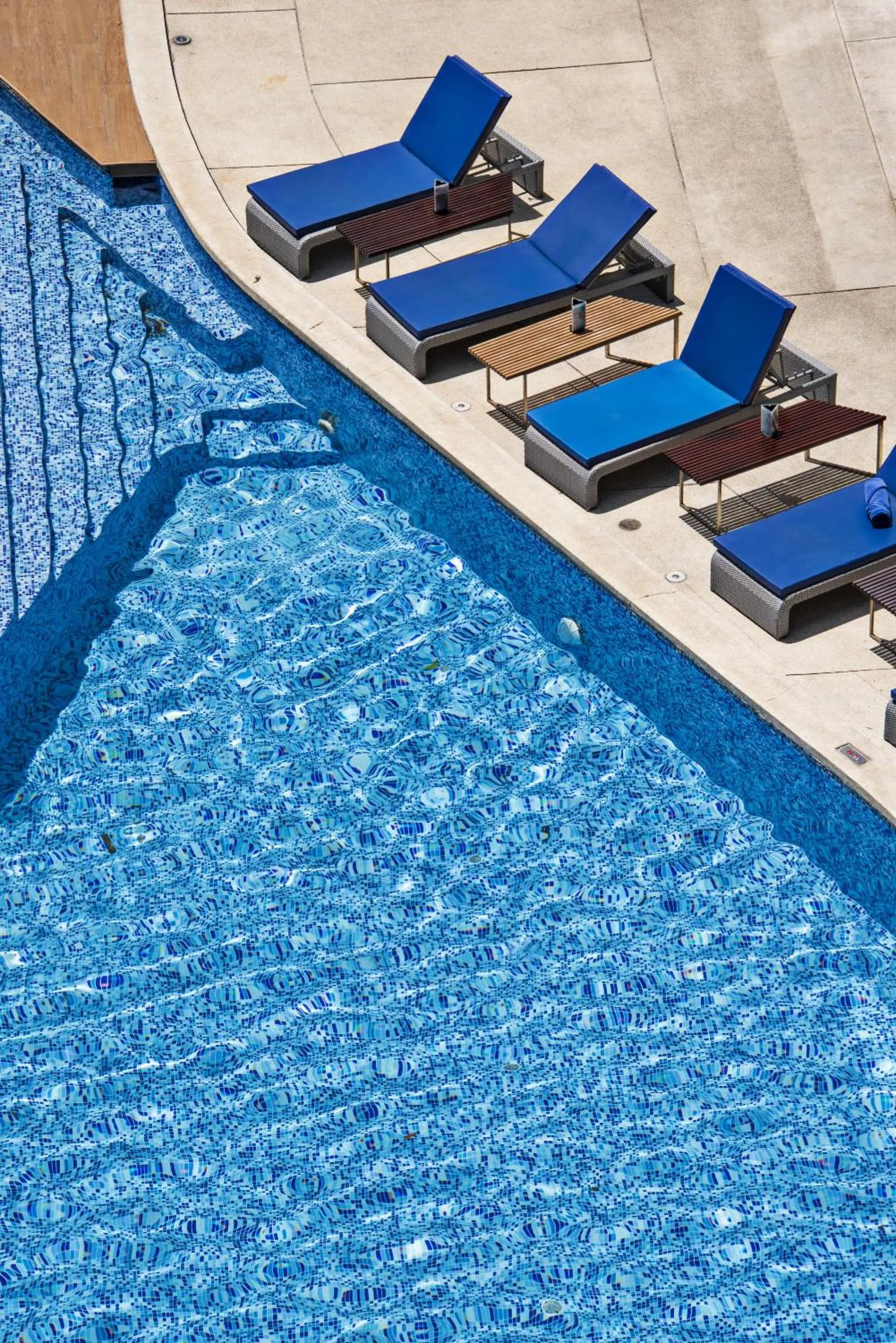 Swimming pool in Hotel Baraquda Heeton Pattaya by Compass Hospitality