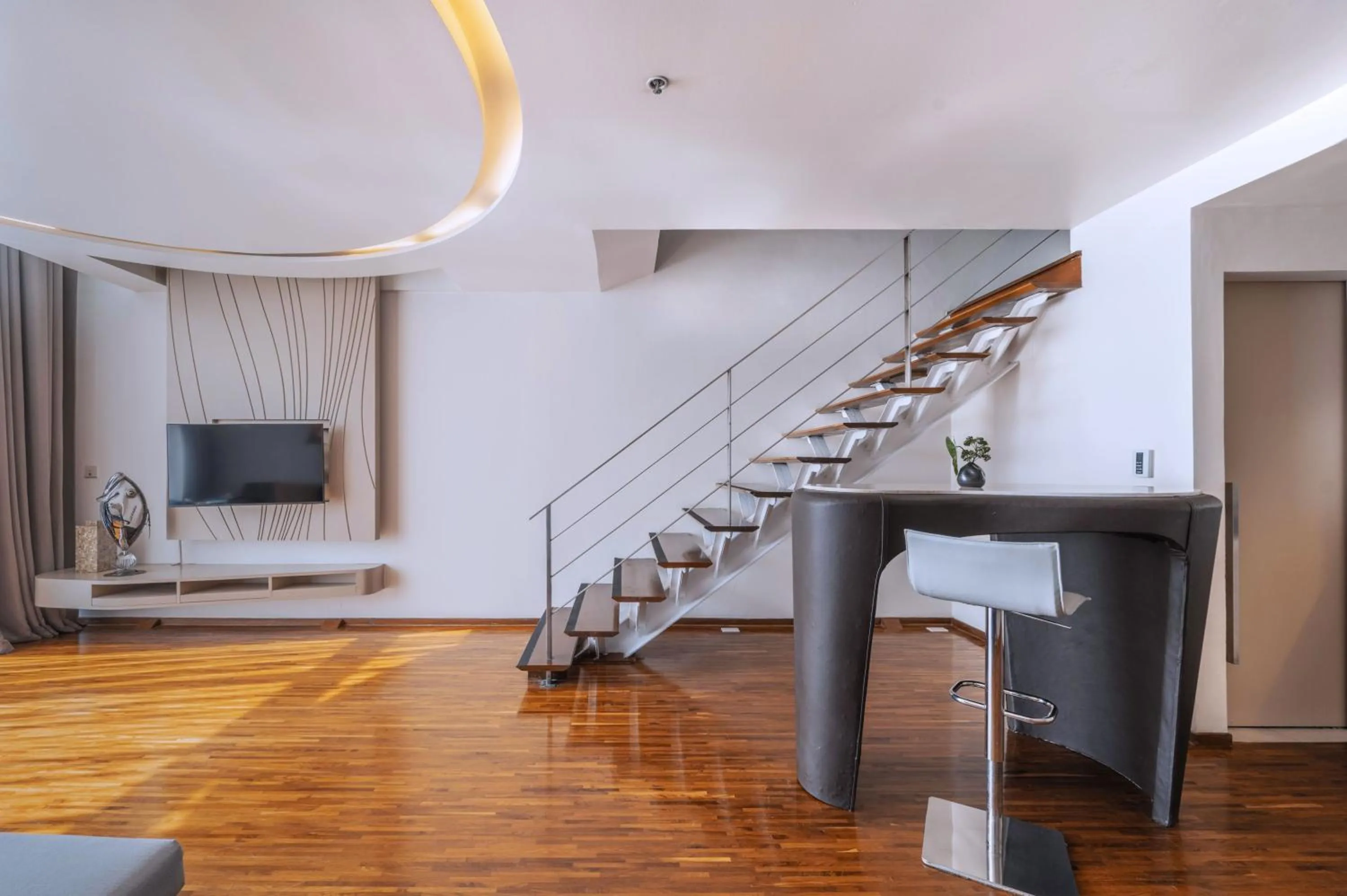 TV and multimedia in Hotel Baraquda Heeton Pattaya by Compass Hospitality