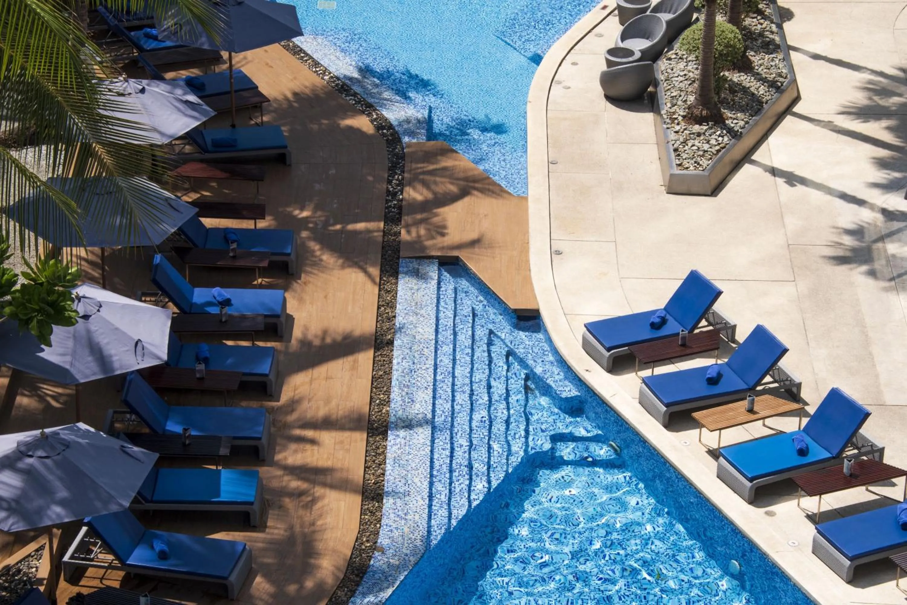 Swimming pool in Hotel Baraquda Heeton Pattaya by Compass Hospitality