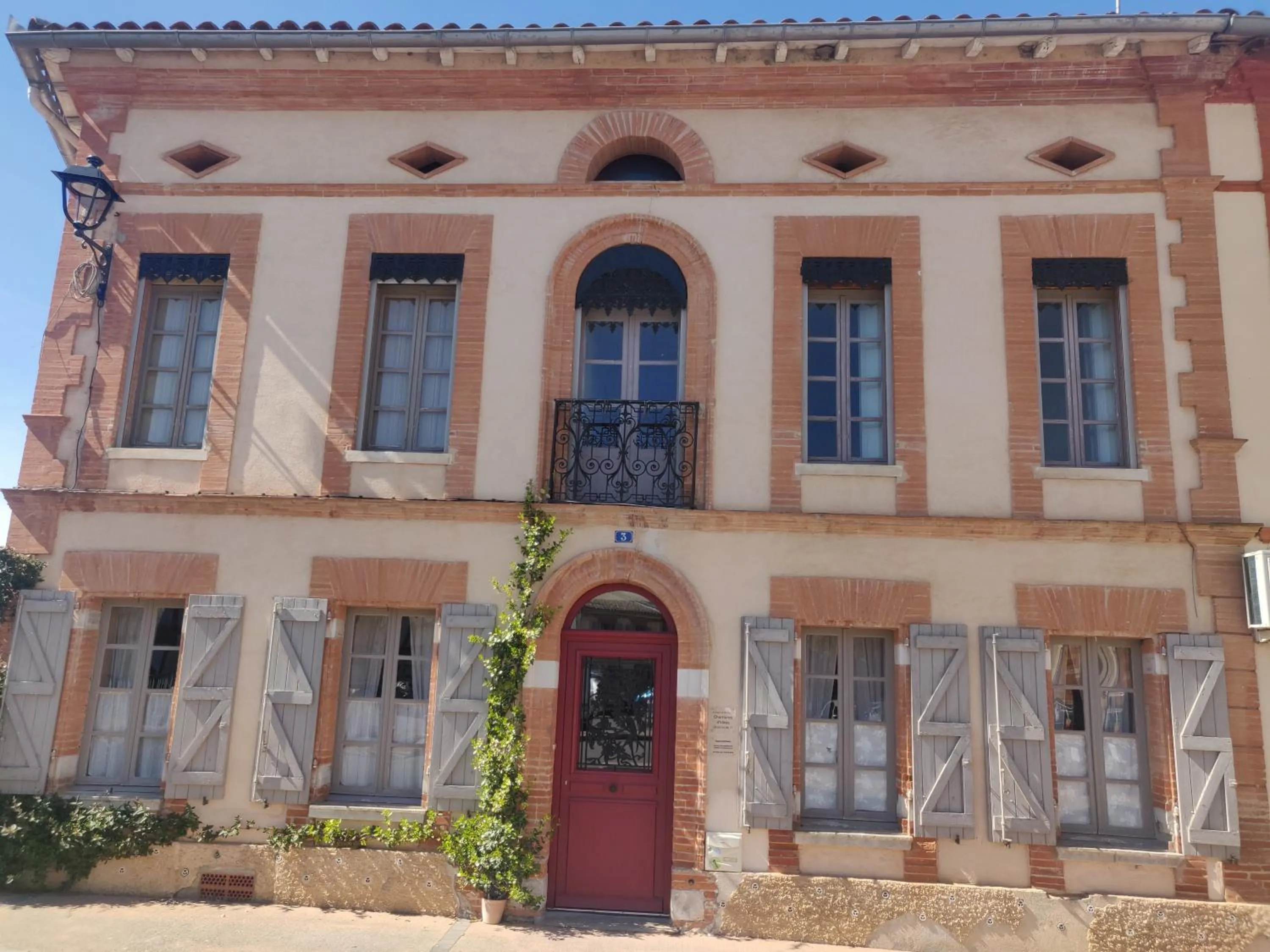 Facade/entrance in Au coeur de Montastruc-la-Conseillère - Chambres d'hôtes