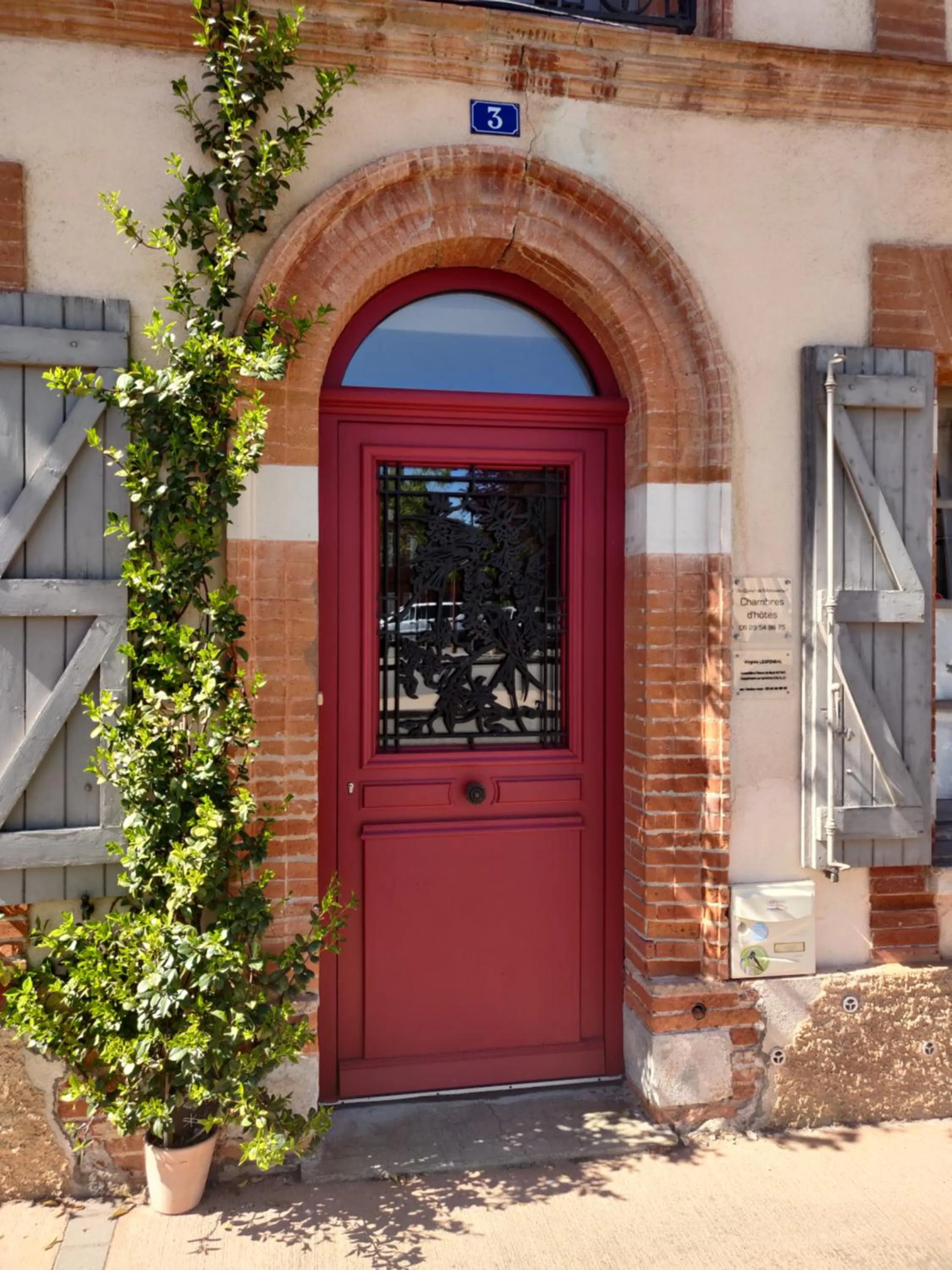 Facade/entrance in Au coeur de Montastruc-la-Conseillère - Chambres d'hôtes