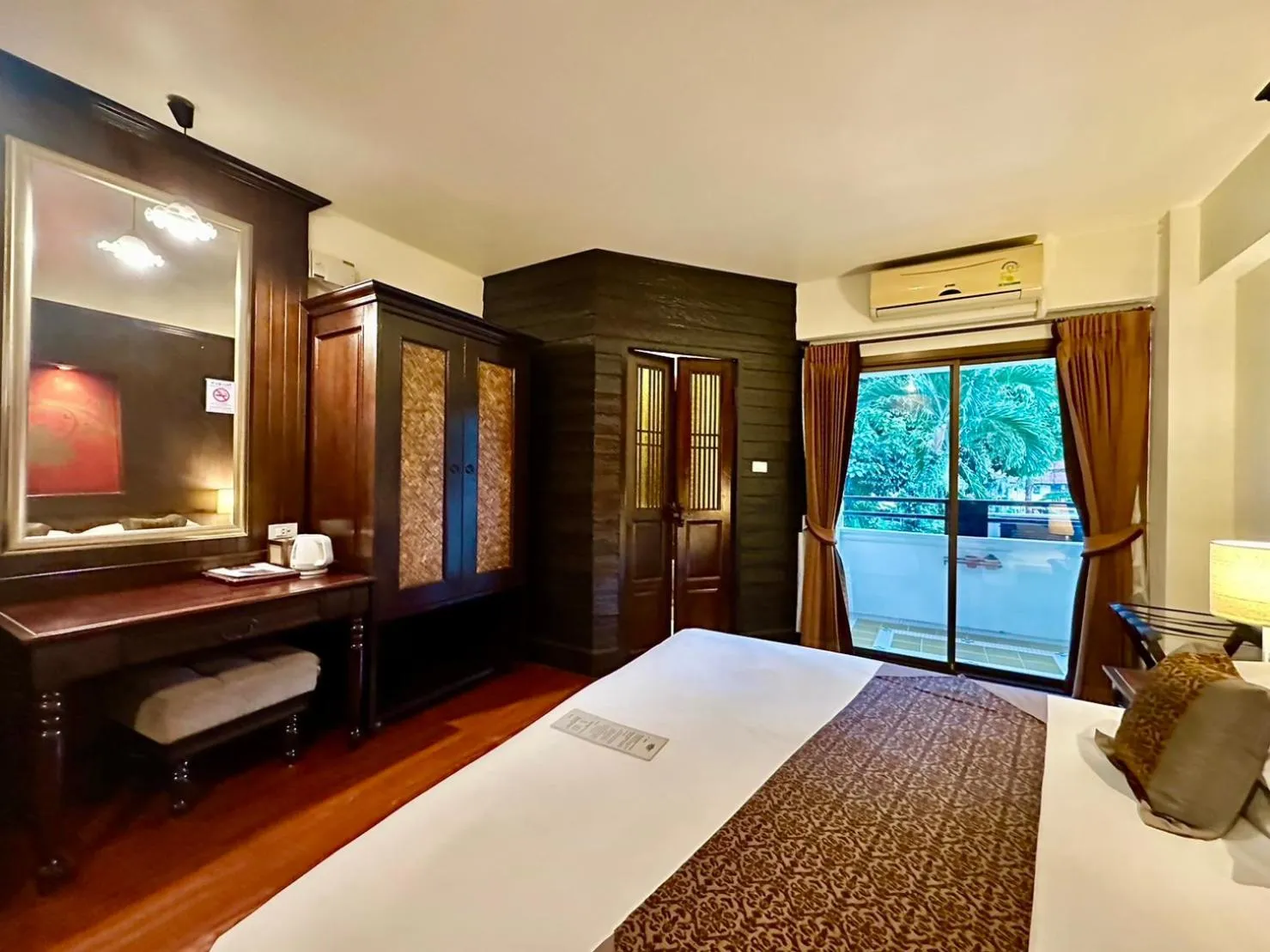 Bed in Chiangmai Gate Hotel