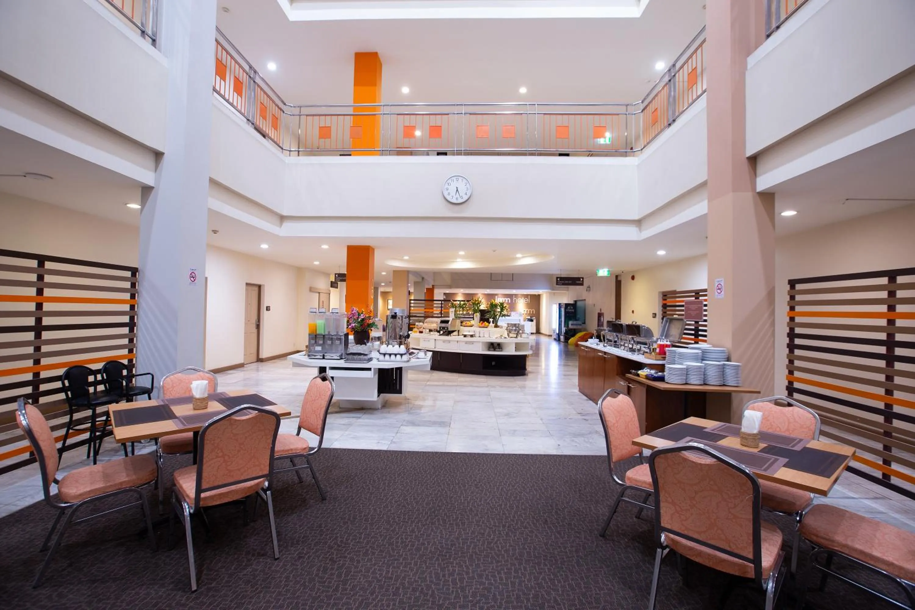 Restaurant/places to eat in Imm Hotel Thaphae Chiang Mai