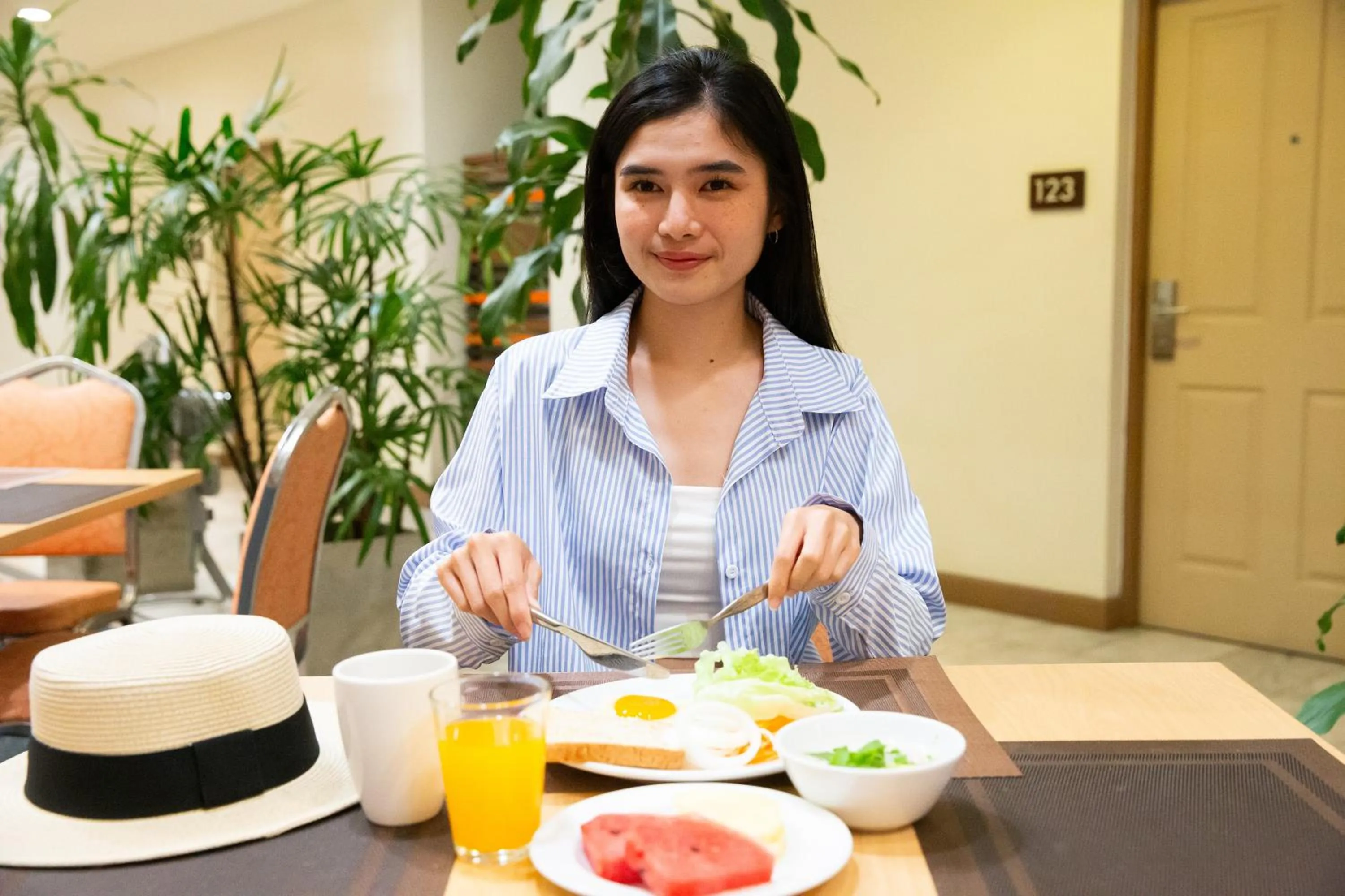 Restaurant/places to eat in Imm Hotel Thaphae Chiang Mai