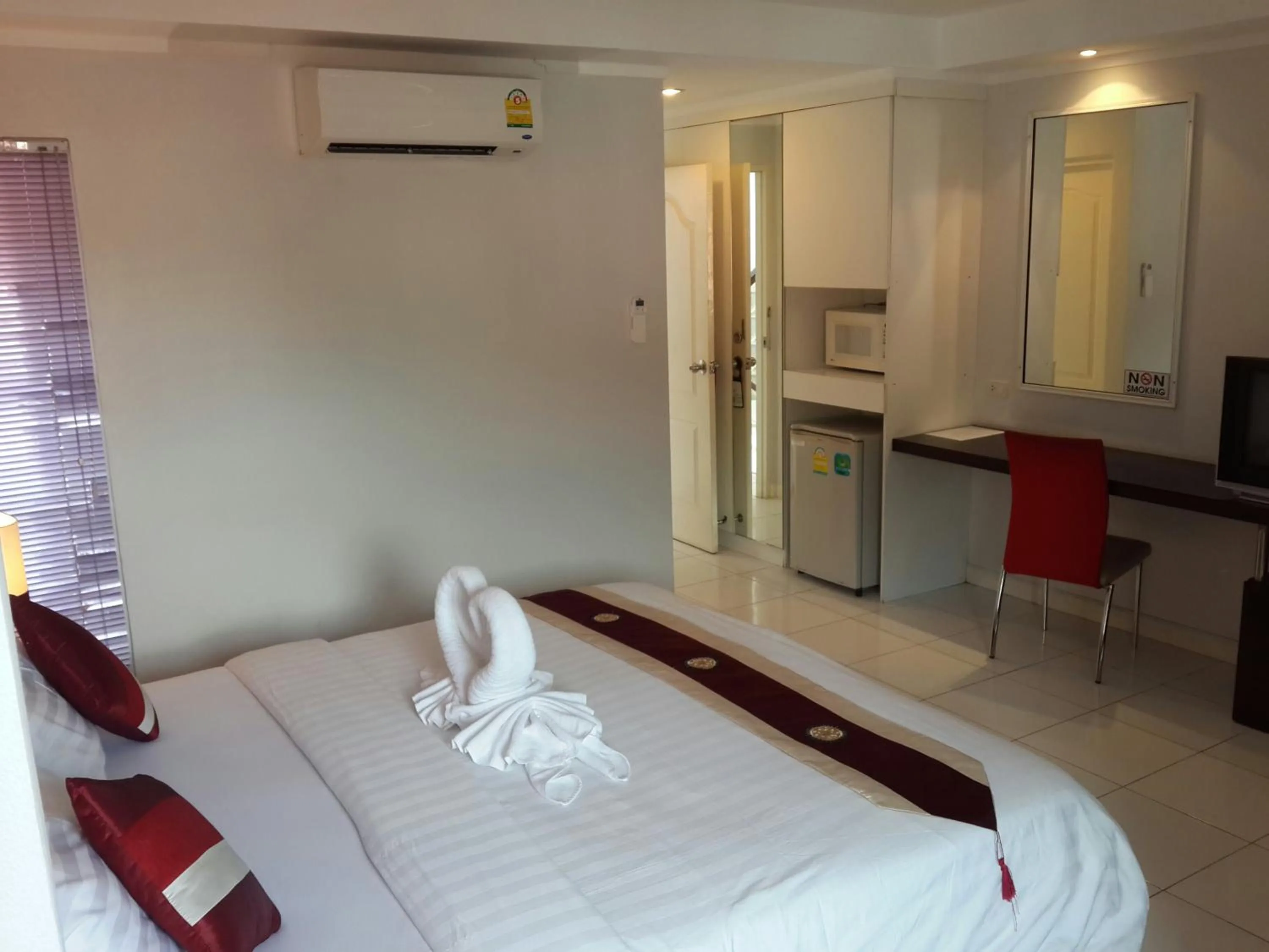 Photo of the whole room, Bed in Kata Beach Studio Phuket