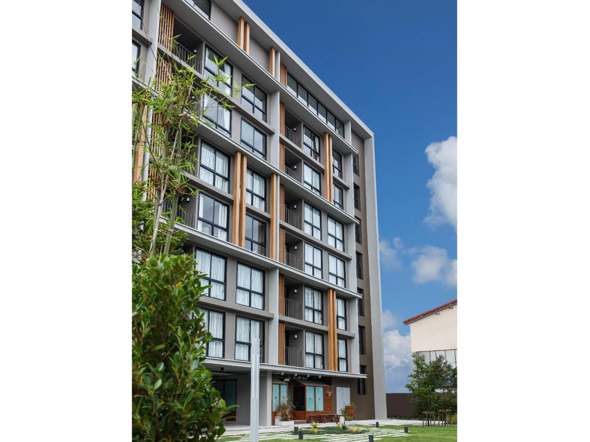 Facade/entrance in Madera Residence Sriracha