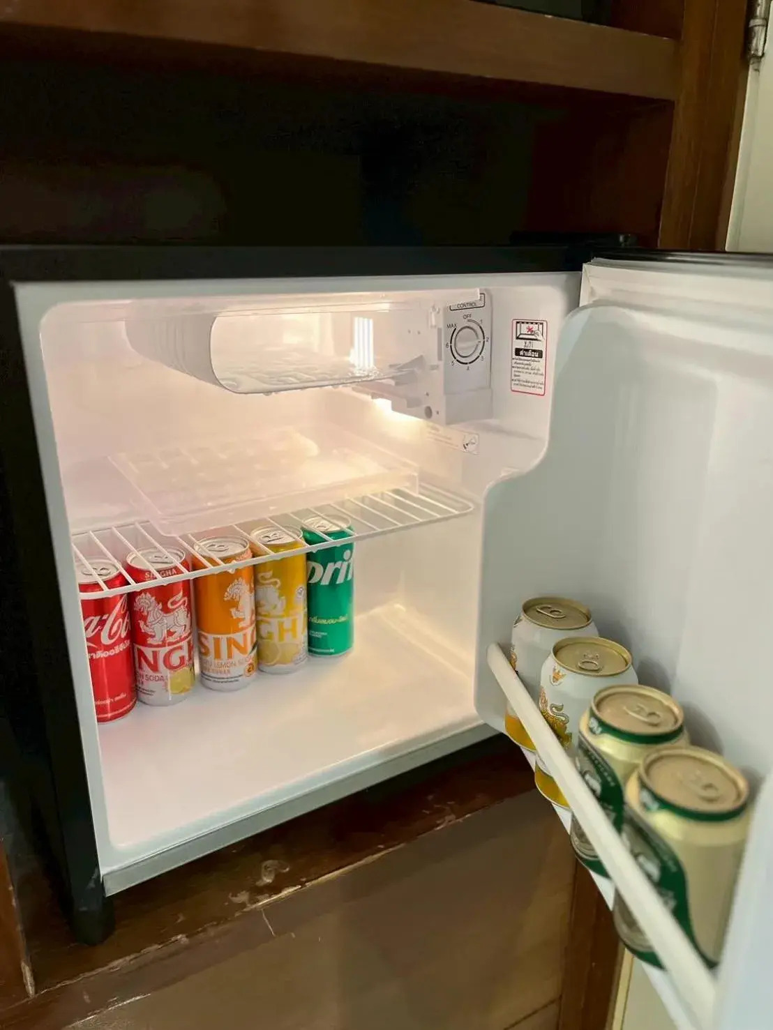 Deluxe Single Room Only with Free Round-Trip Airport Transfer - single occupancy in Mariya Boutique Hotel At Suvarnabhumi Airport Deluxe Single Room Only with Free Round-Trip Airport Transfer - single occupancy in Mariya Boutique Hotel At Suvarnabhumi Airport