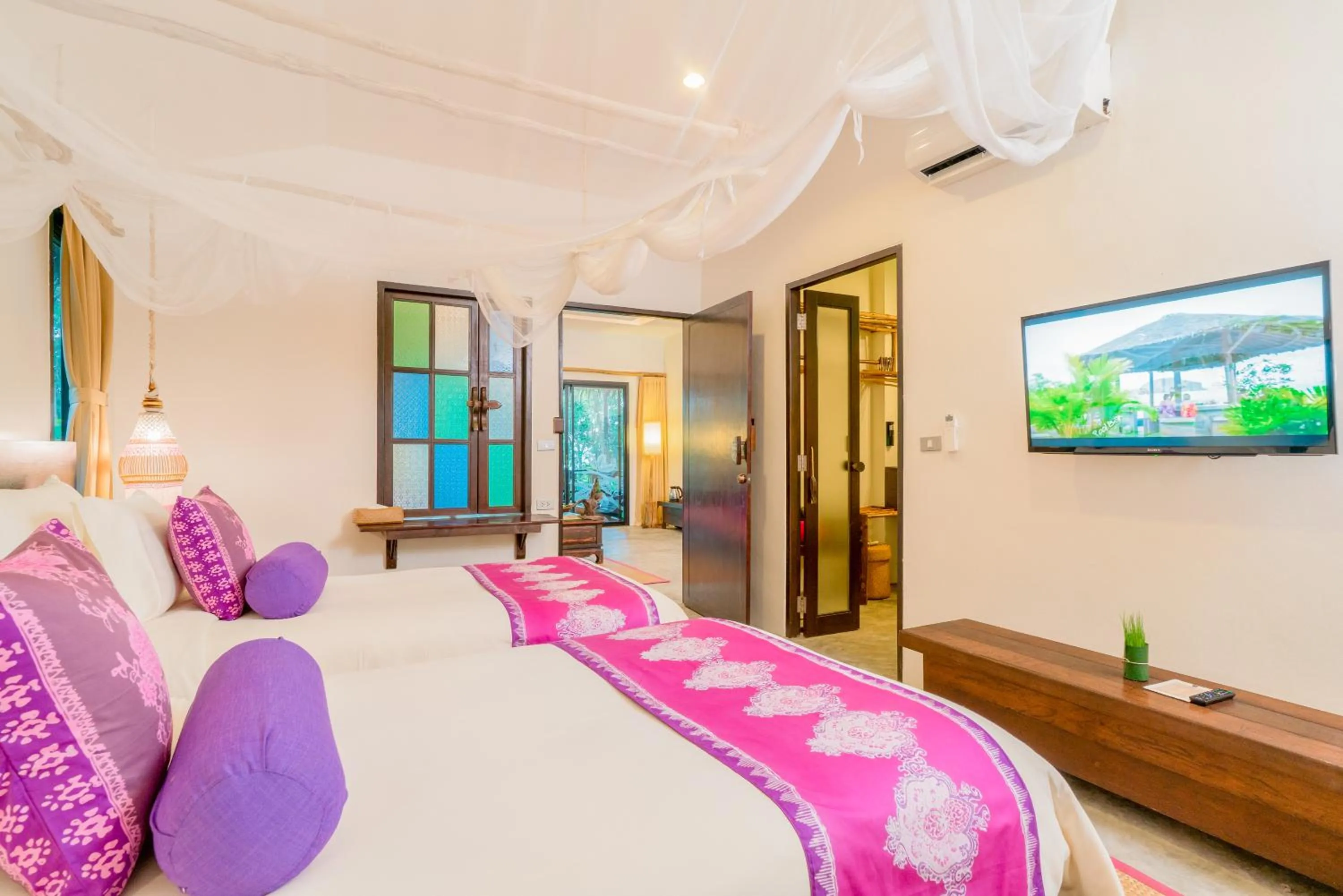 Photo of the whole room, Bed in Koh Yao Yai Village