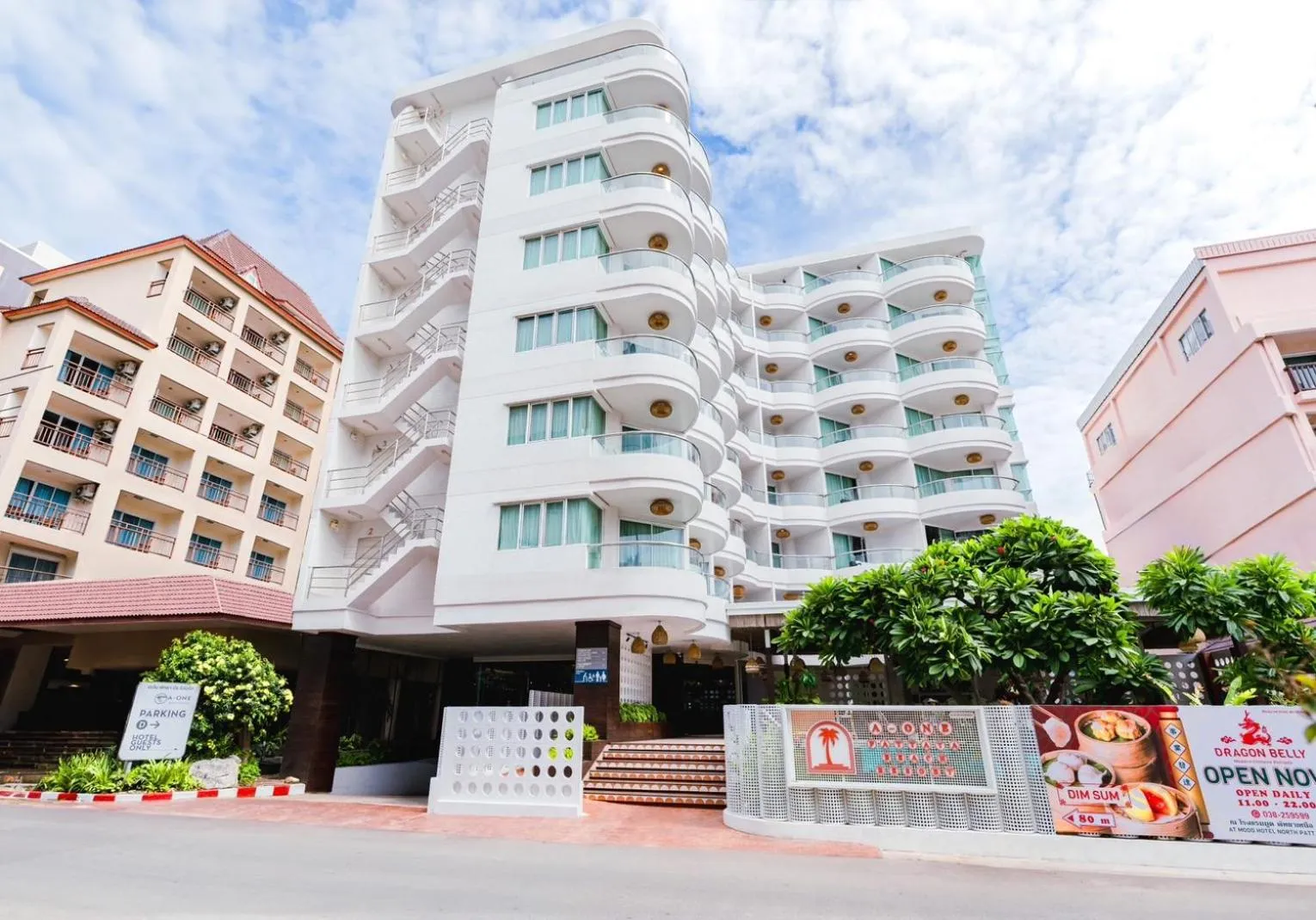 Property building in A-ONE Pattaya Beach Resort