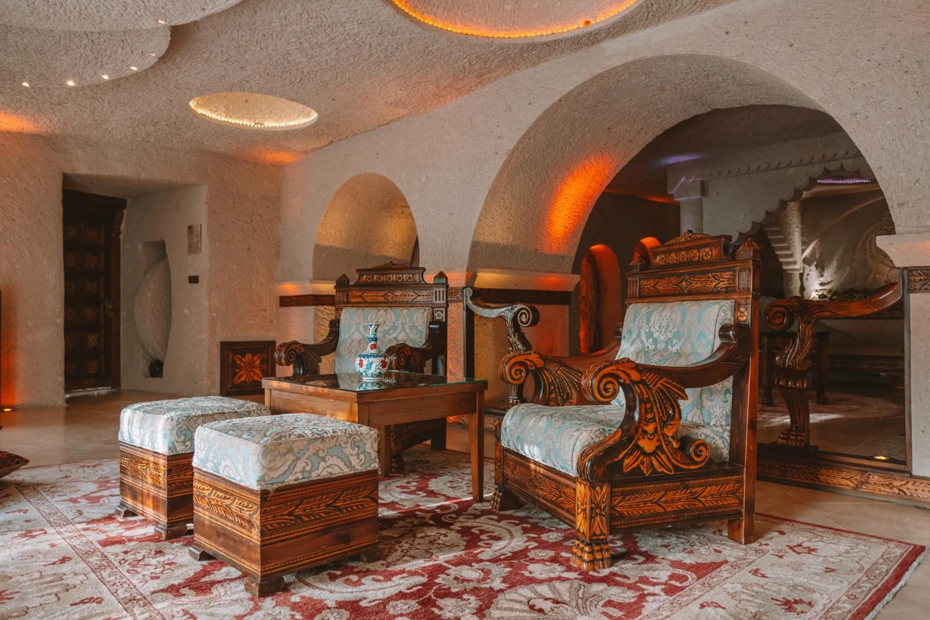 Seating area, Bed in Cappadocia Gamirasu Cave Hotel
