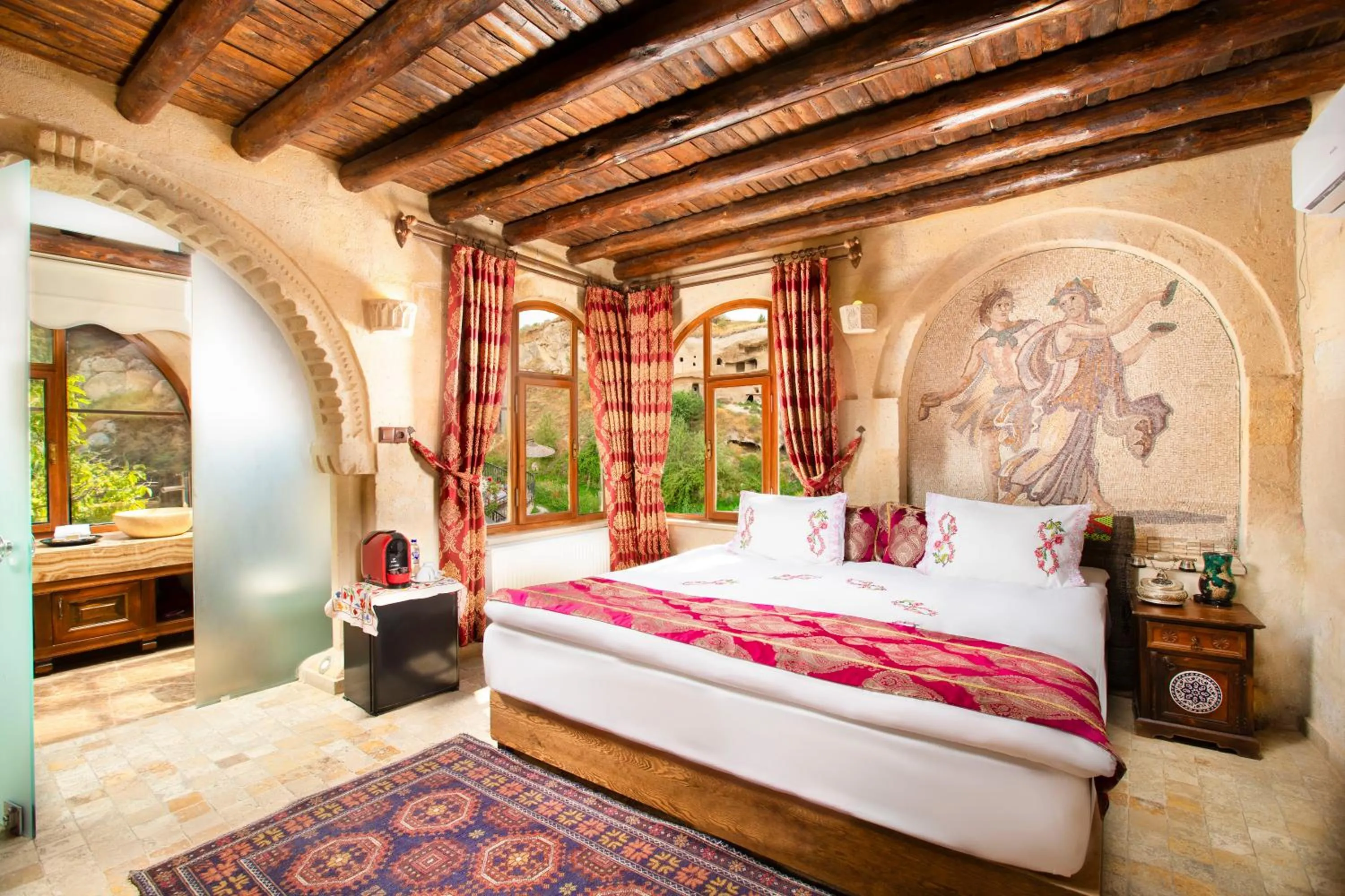 Photo of the whole room, Bed in Cappadocia Gamirasu Cave Hotel