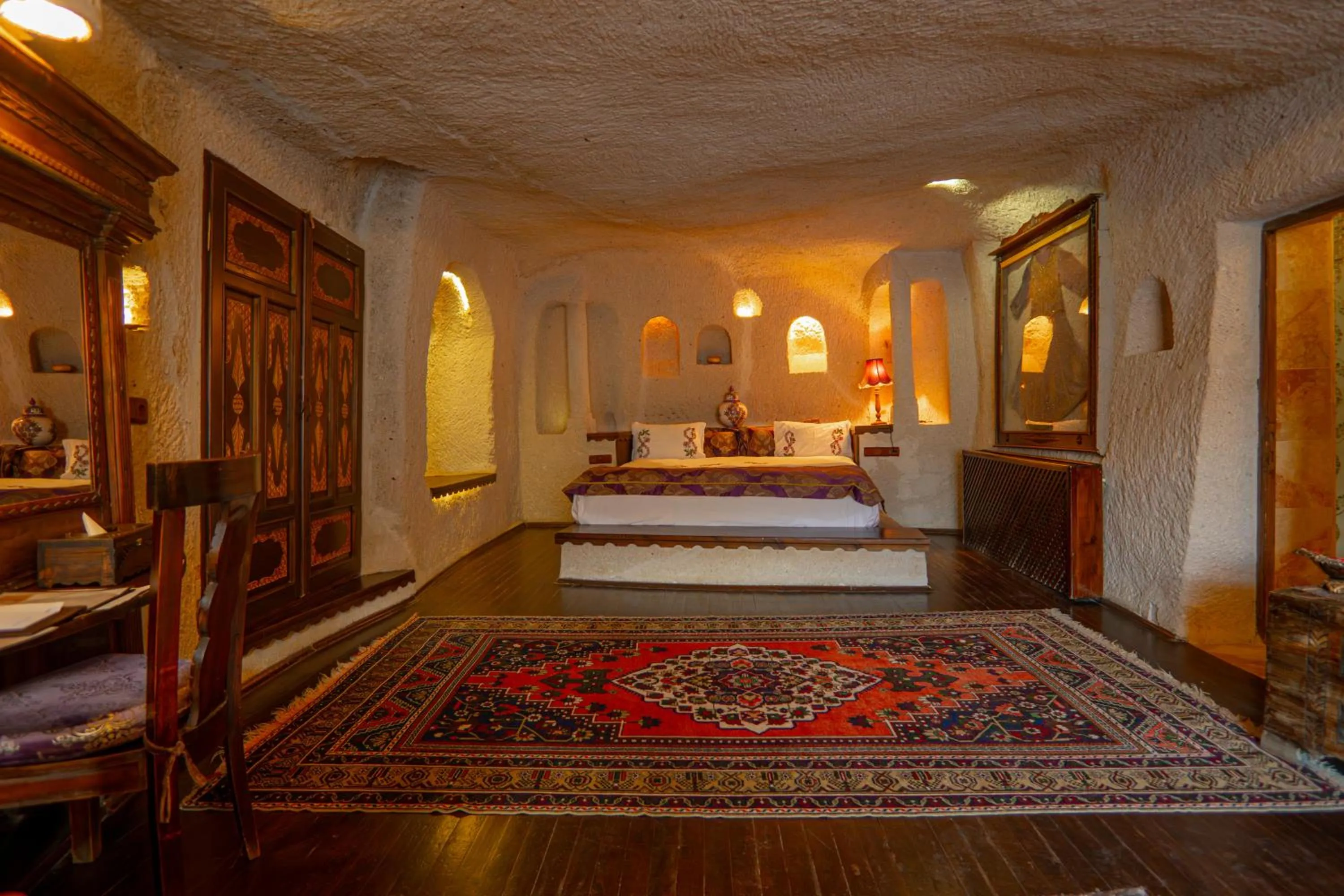 Seating area, Bed in Cappadocia Gamirasu Cave Hotel