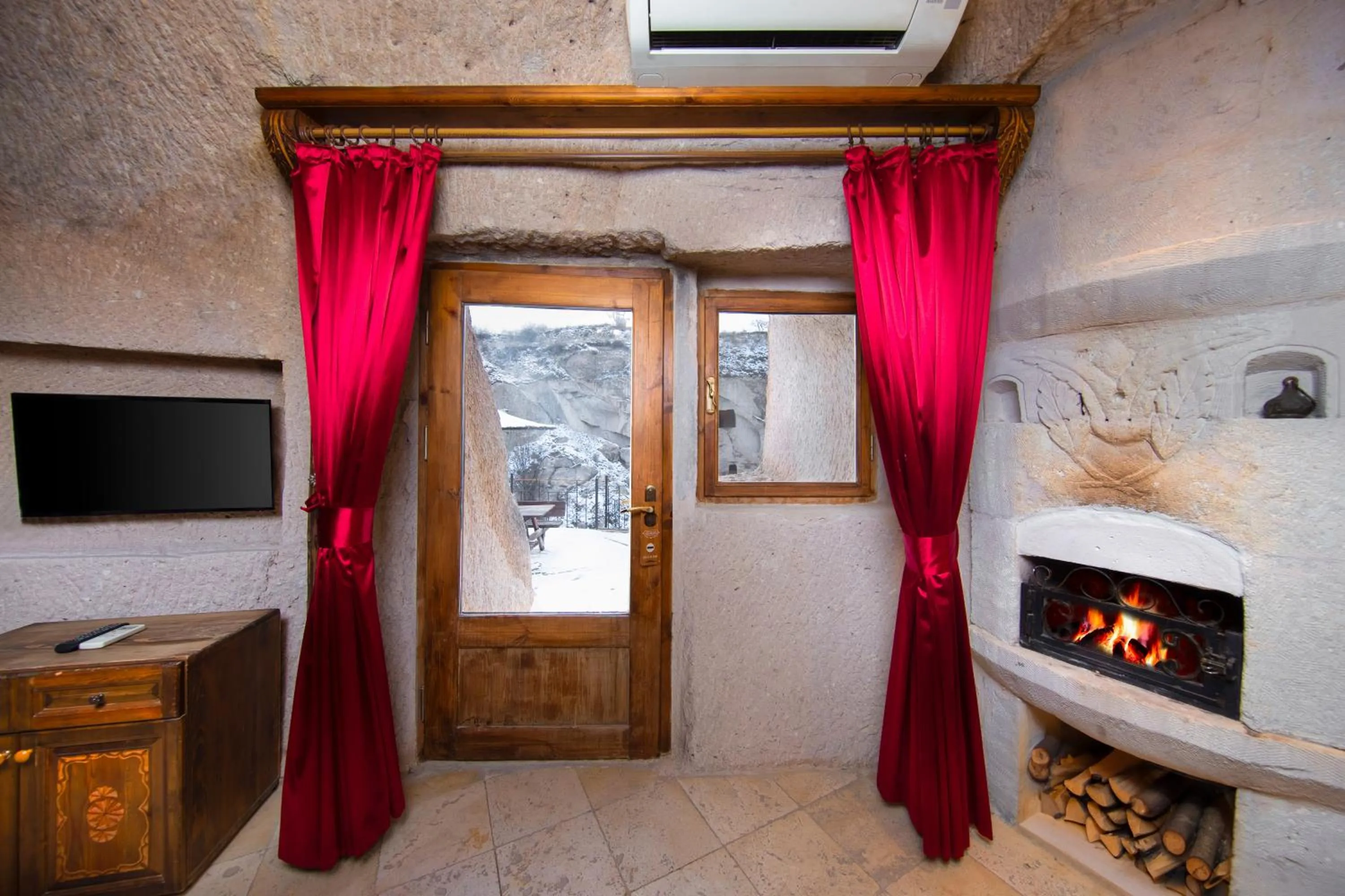 Hot Tub in Cappadocia Gamirasu Cave Hotel