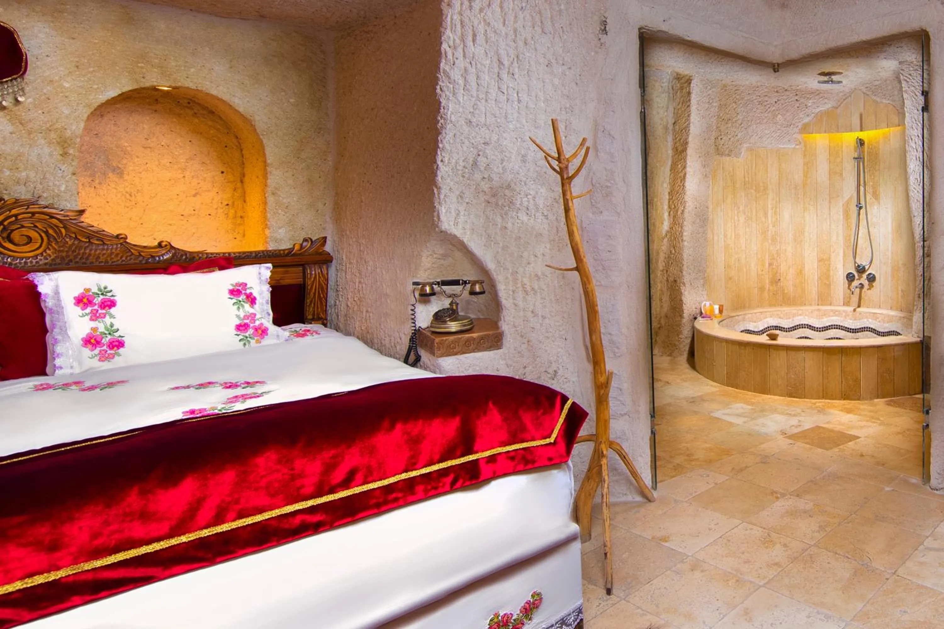 Bed in Cappadocia Gamirasu Cave Hotel