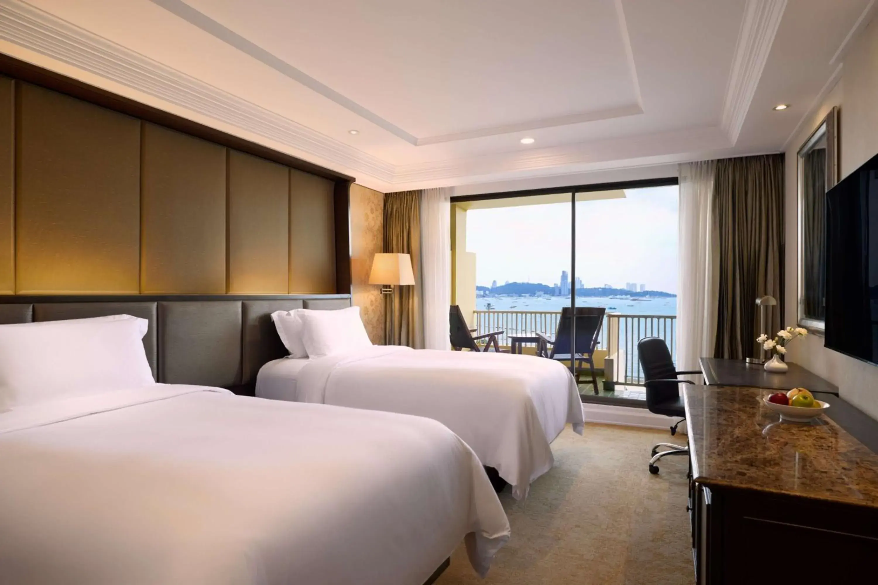 Club Room Twin in Dusit Thani Pattaya Club Room Twin in Dusit Thani Pattaya