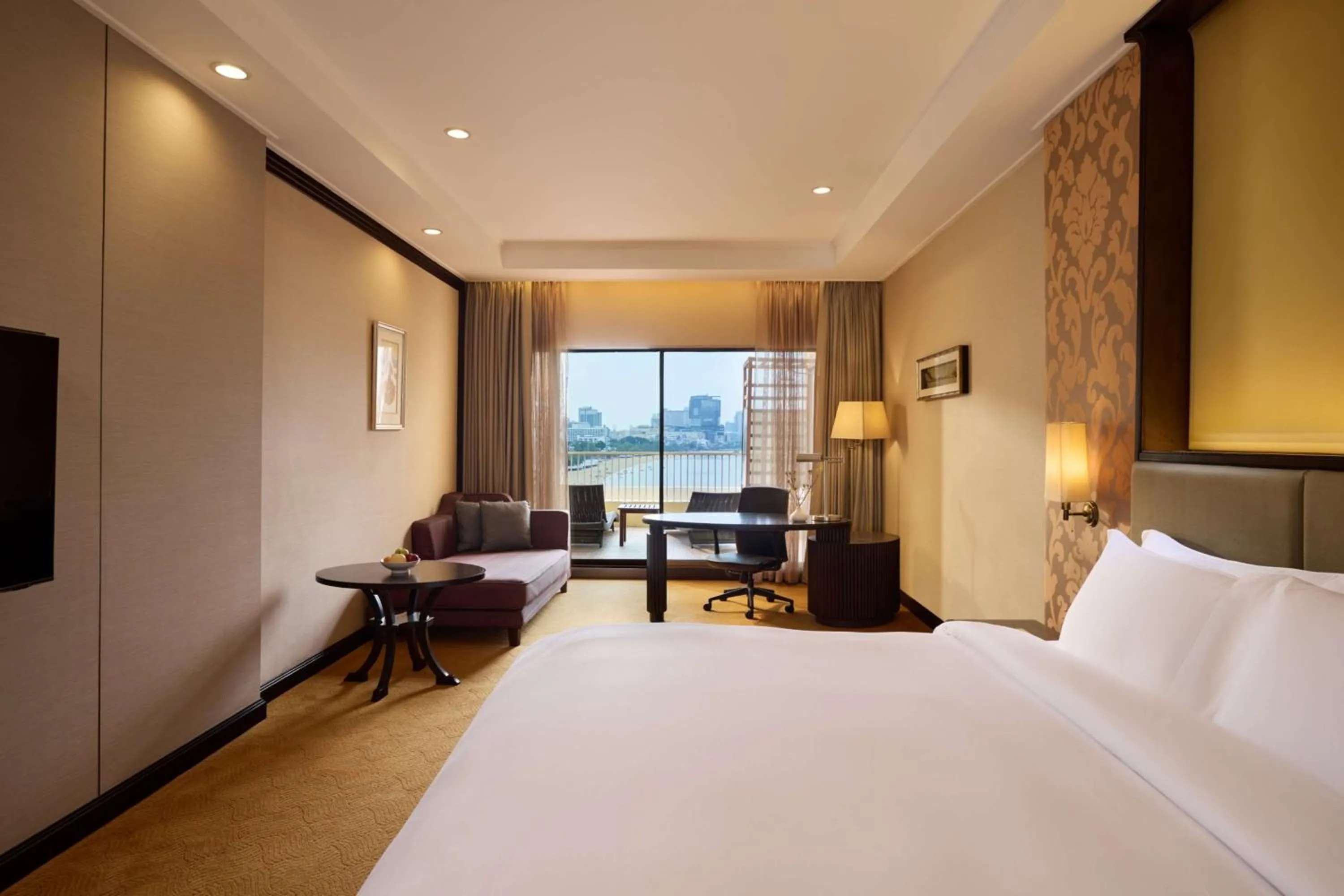 Bed in Dusit Thani Pattaya