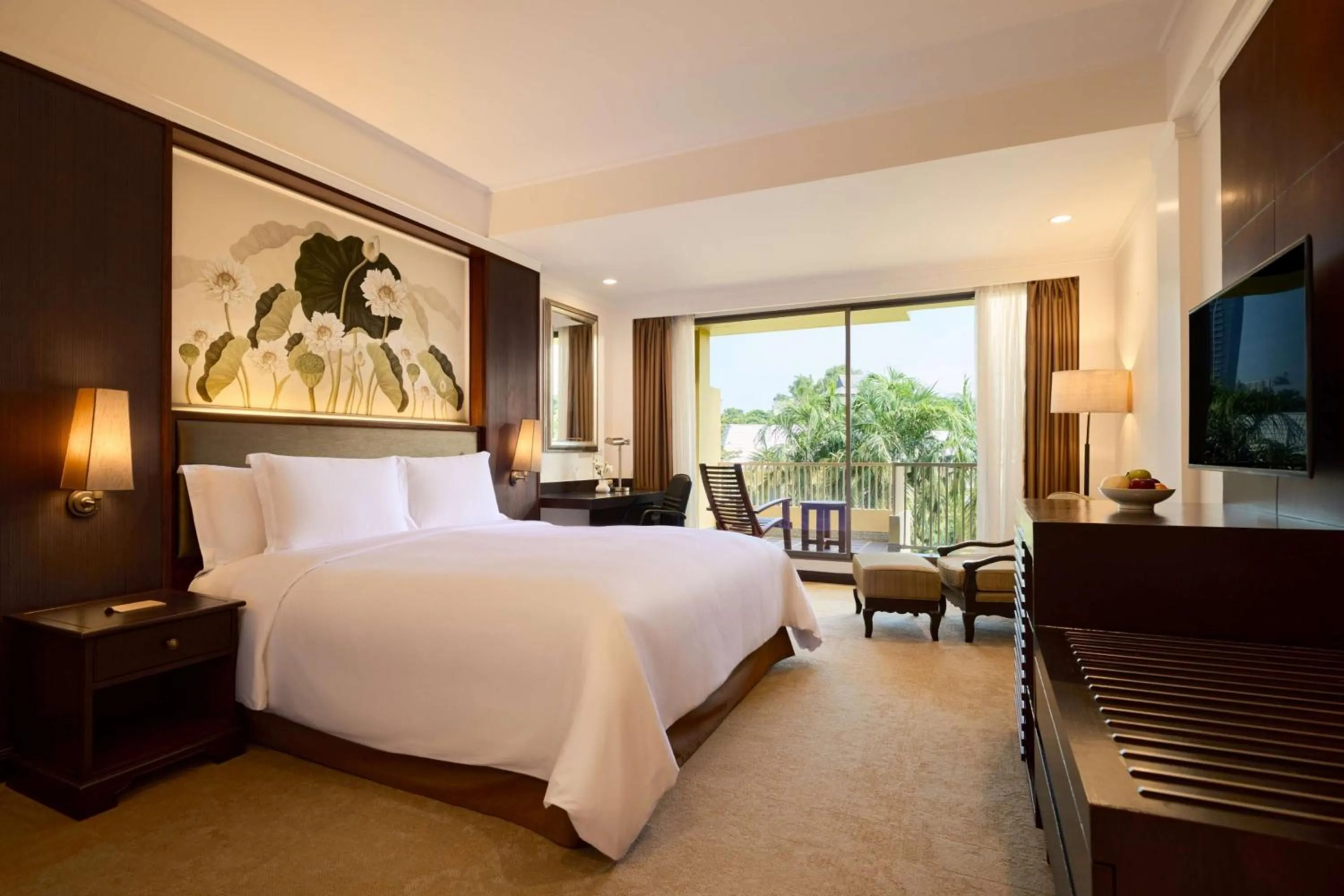 Photo of the whole room, Bed in Dusit Thani Pattaya