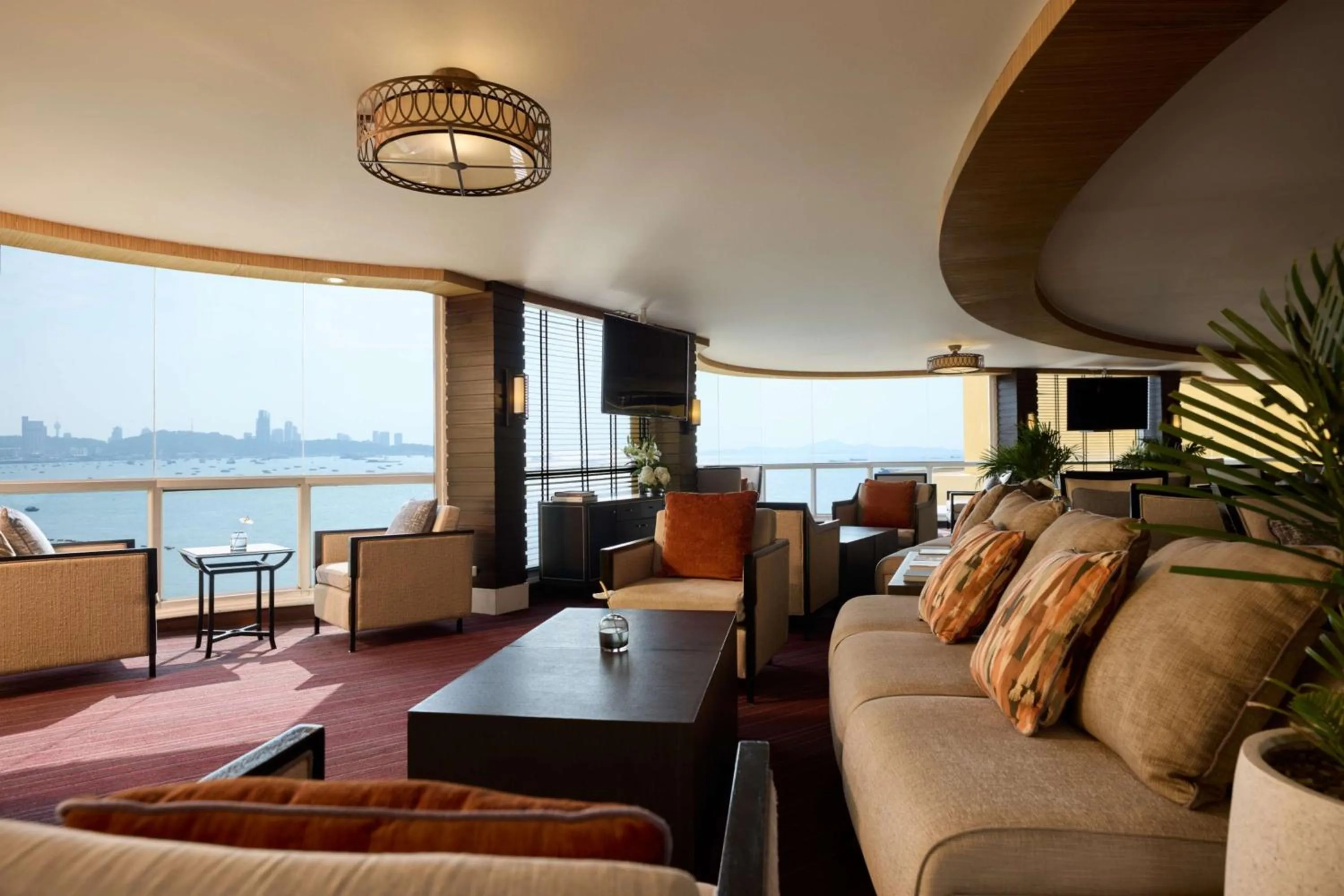 Lounge or bar in Dusit Thani Pattaya