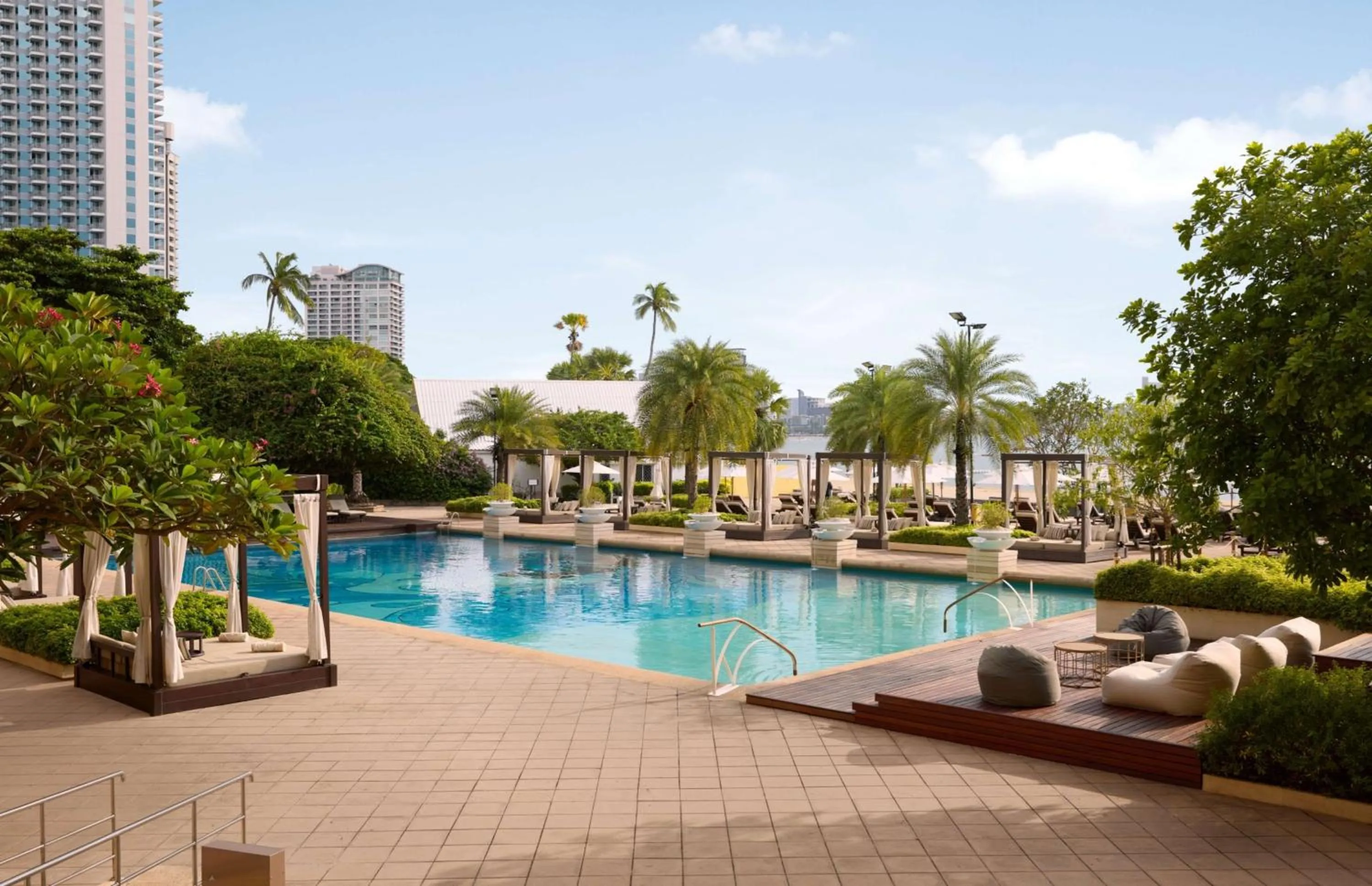 Swimming pool in Dusit Thani Pattaya