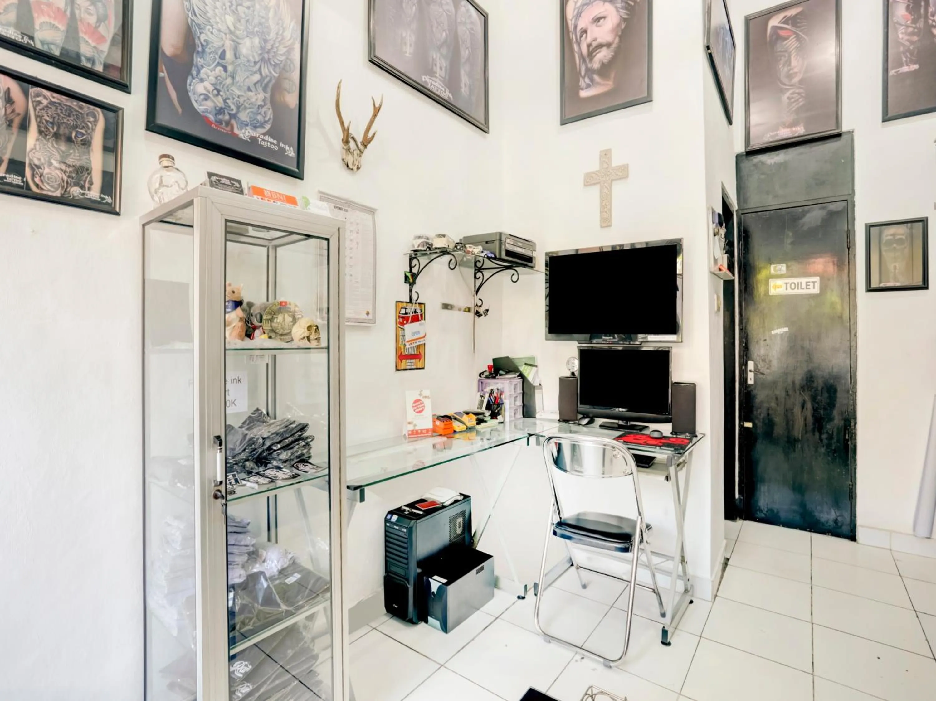 Lobby or reception in Paradise Inn