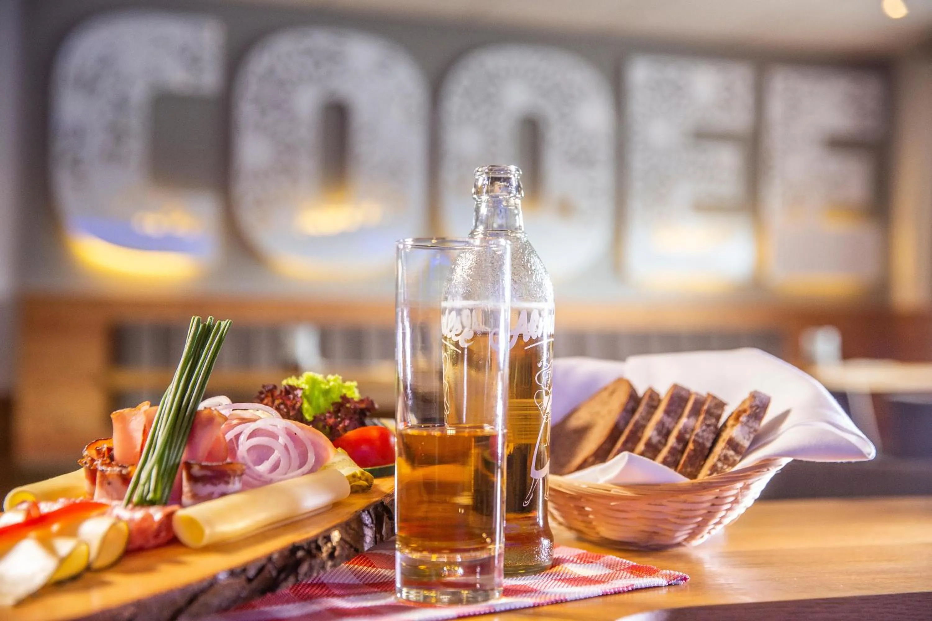 Restaurant/places to eat in COOEE alpin Hotel Kitzbüheler Alpen