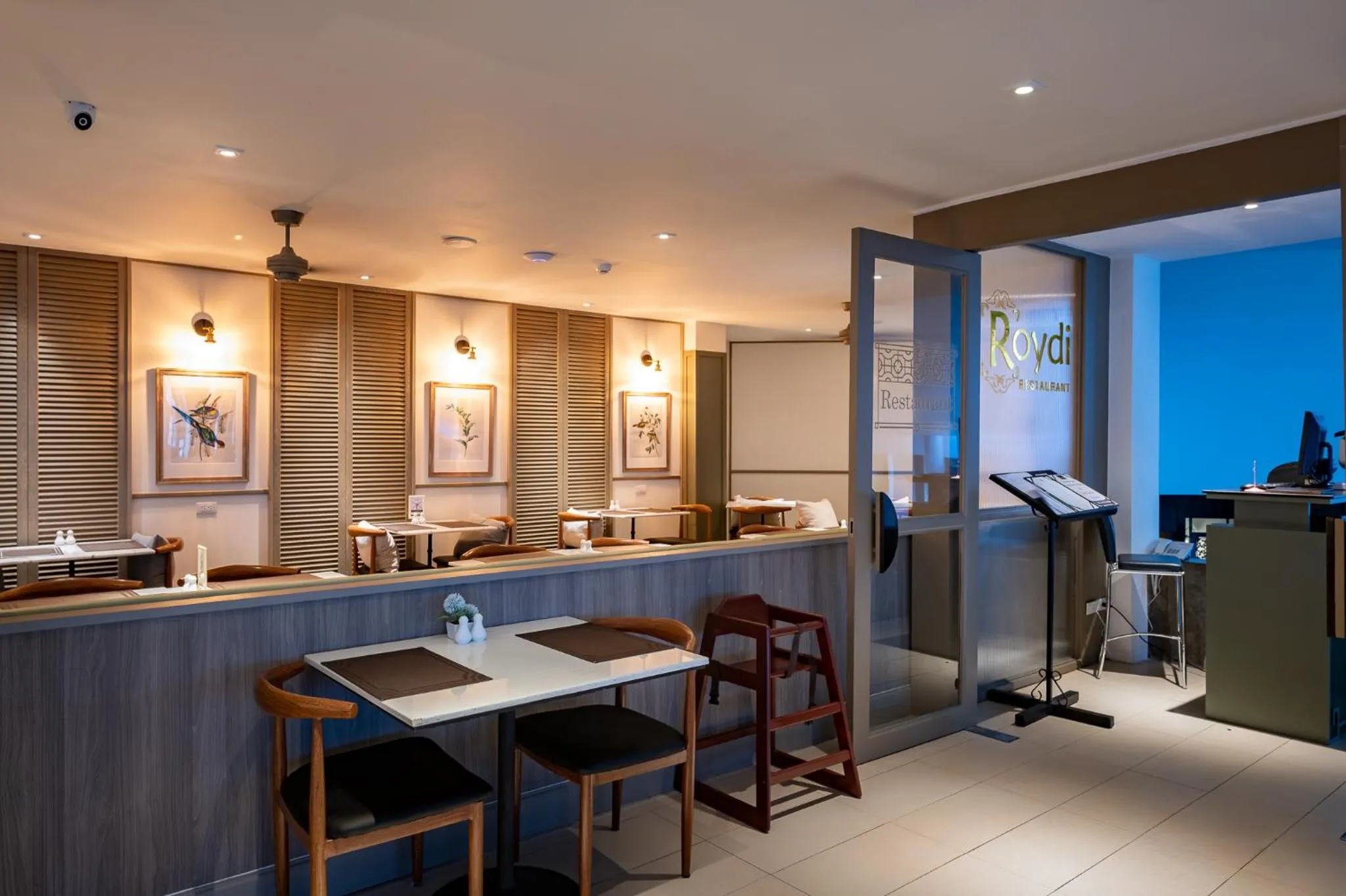 Restaurant/places to eat in Sawaddi Patong Resort & Spa by Tolani