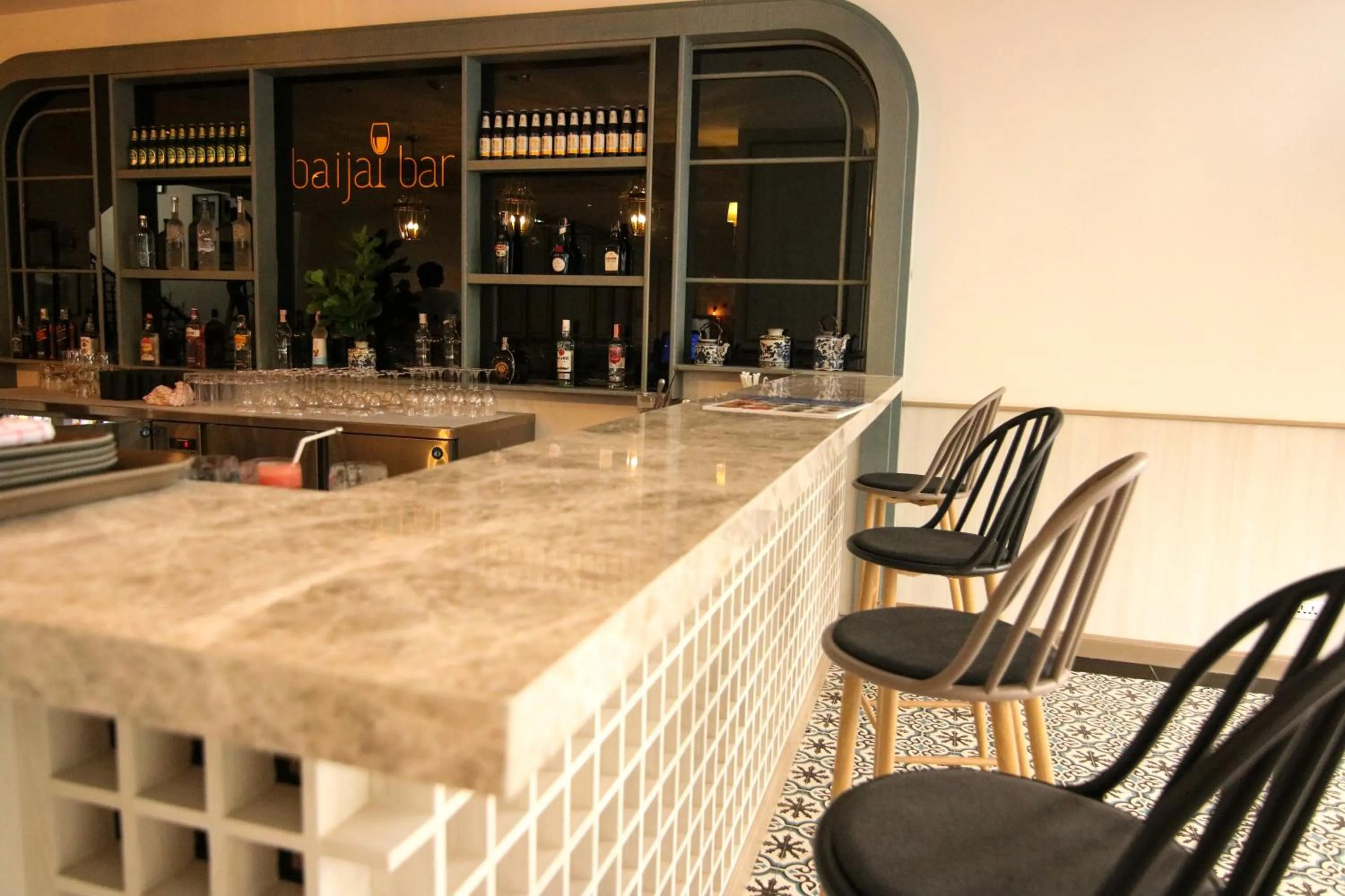 Lounge or bar in Sawaddi Patong Resort & Spa by Tolani