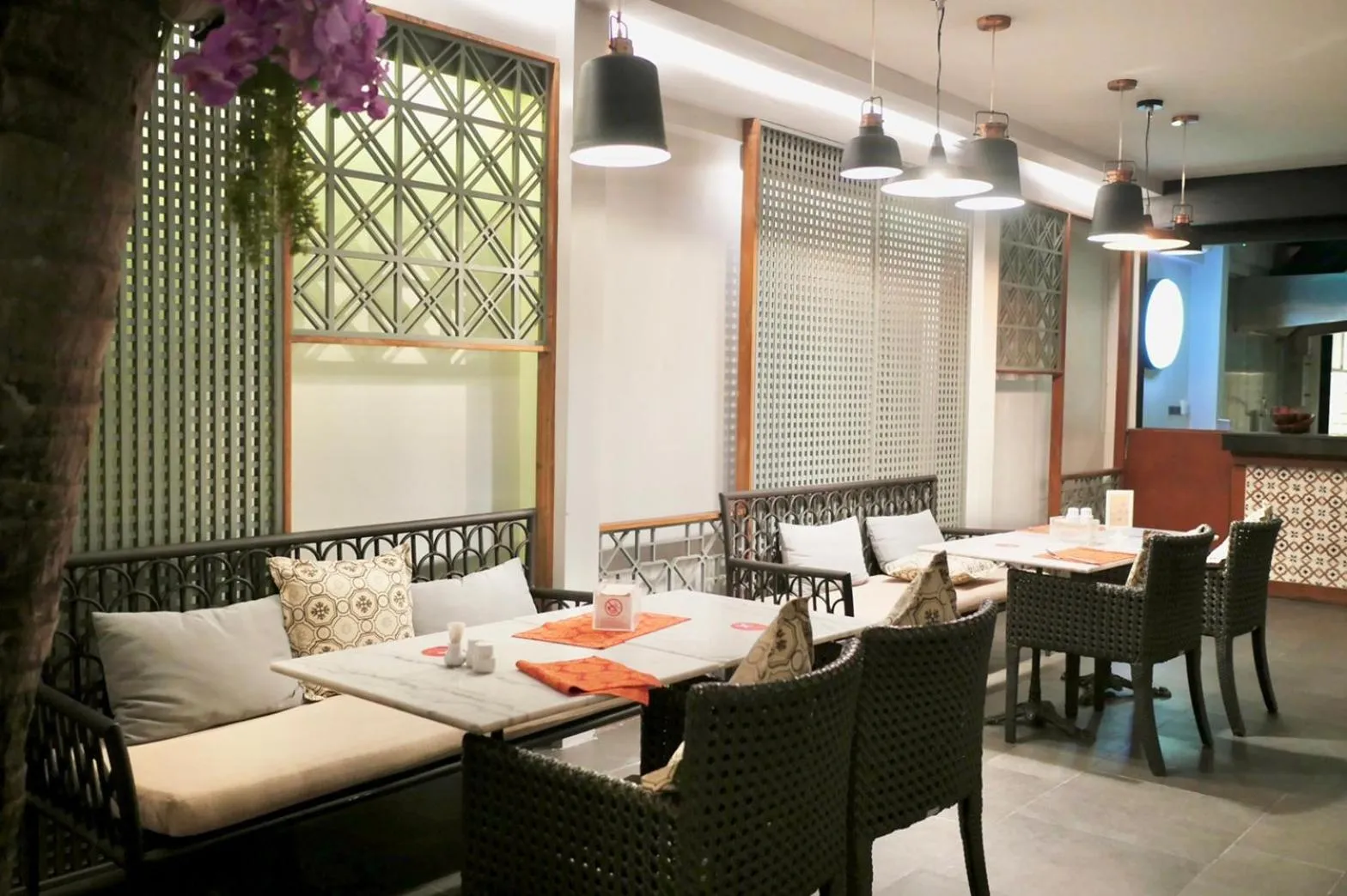 Restaurant/places to eat in Sawaddi Patong Resort & Spa by Tolani