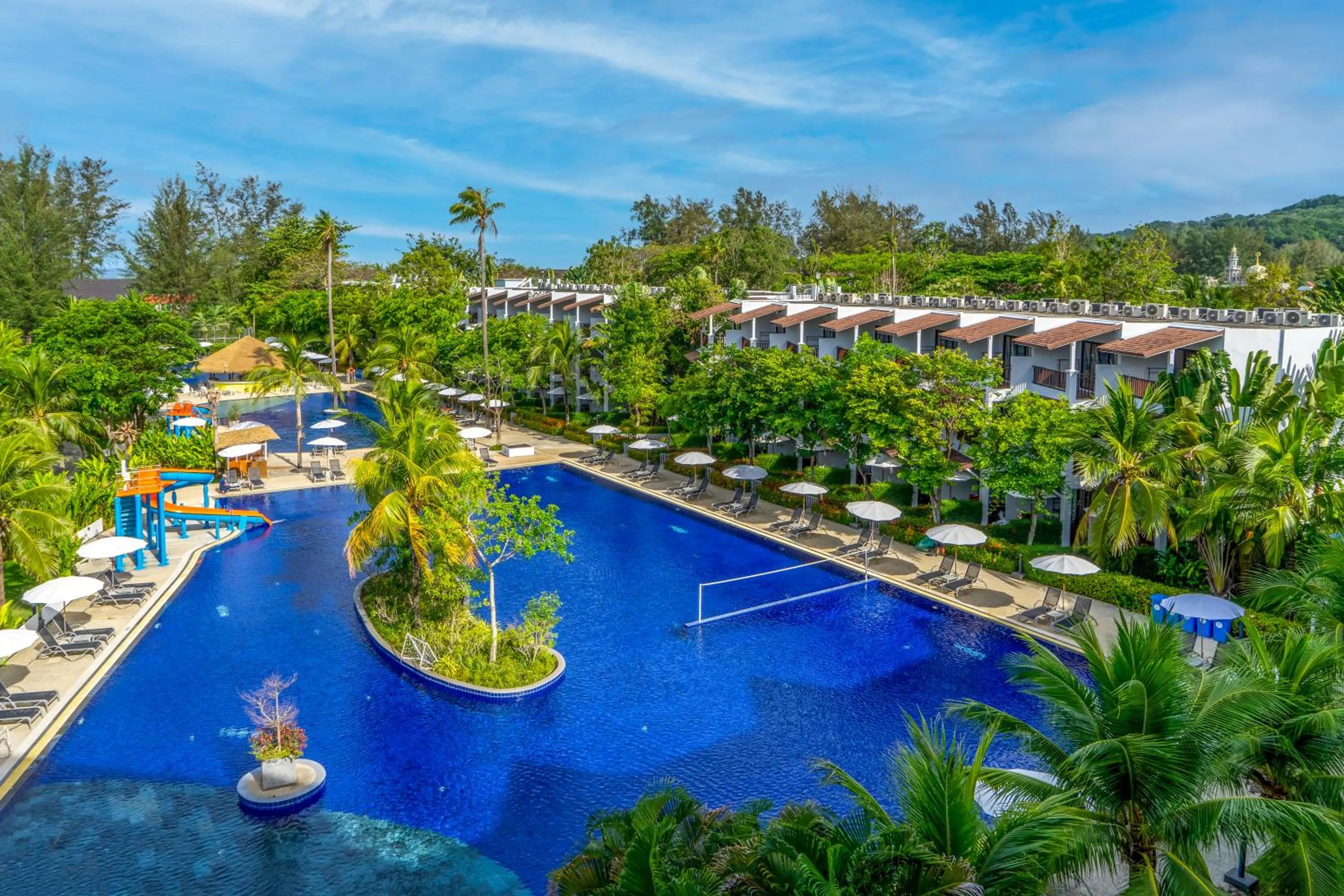 Swimming pool in Sunwing Kamala Beach
