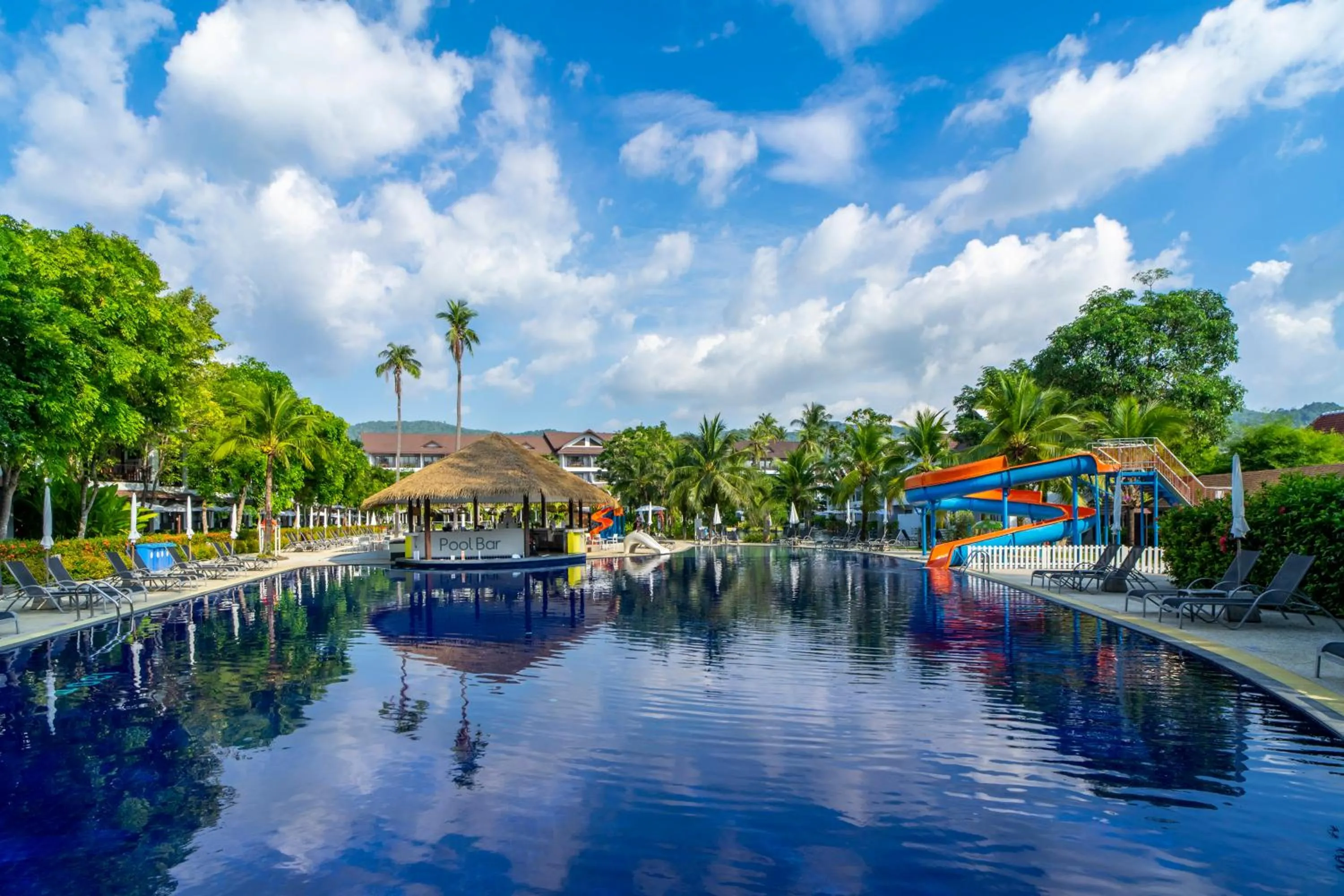 Swimming pool in Sunwing Kamala Beach