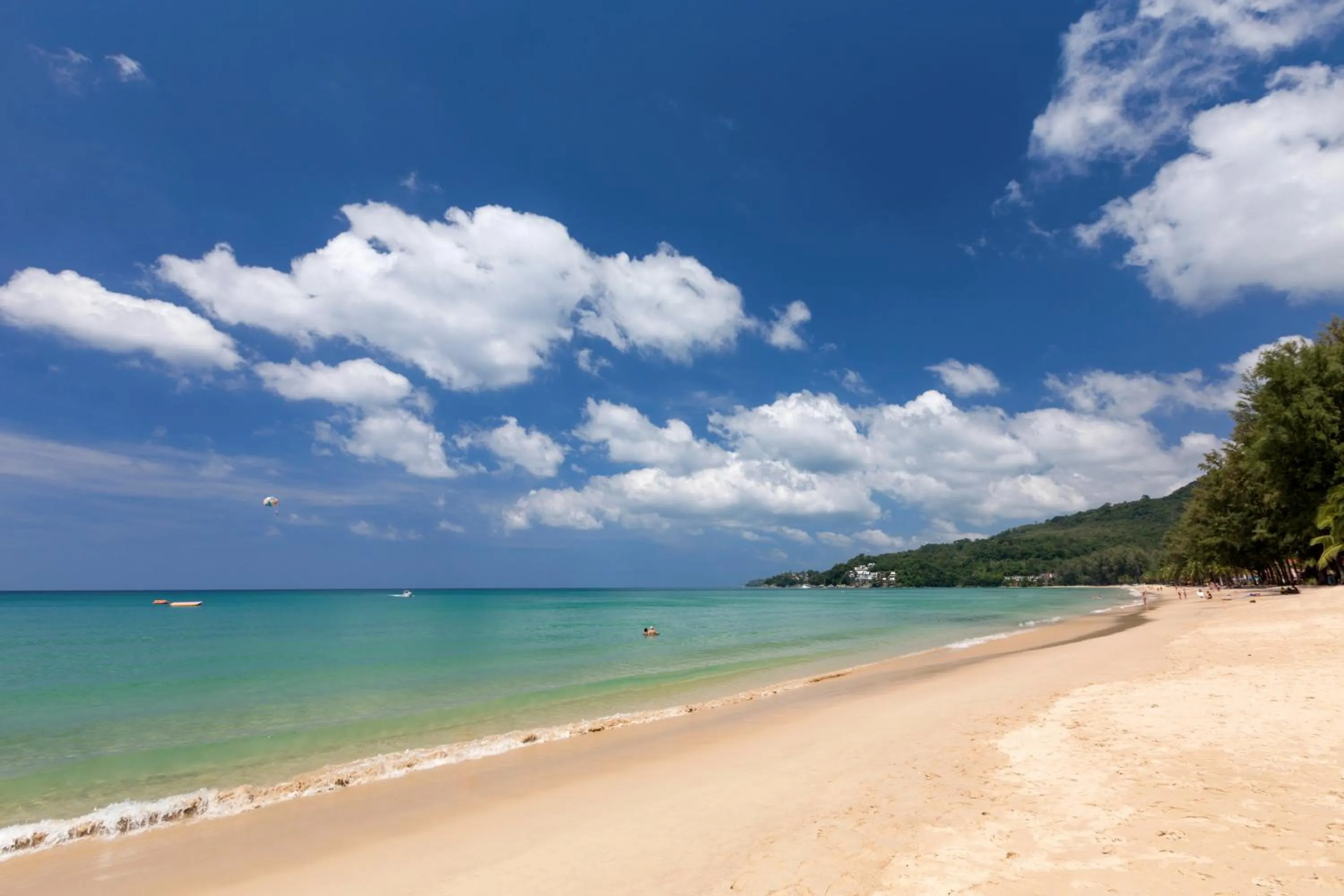 Beach in Sunwing Kamala Beach