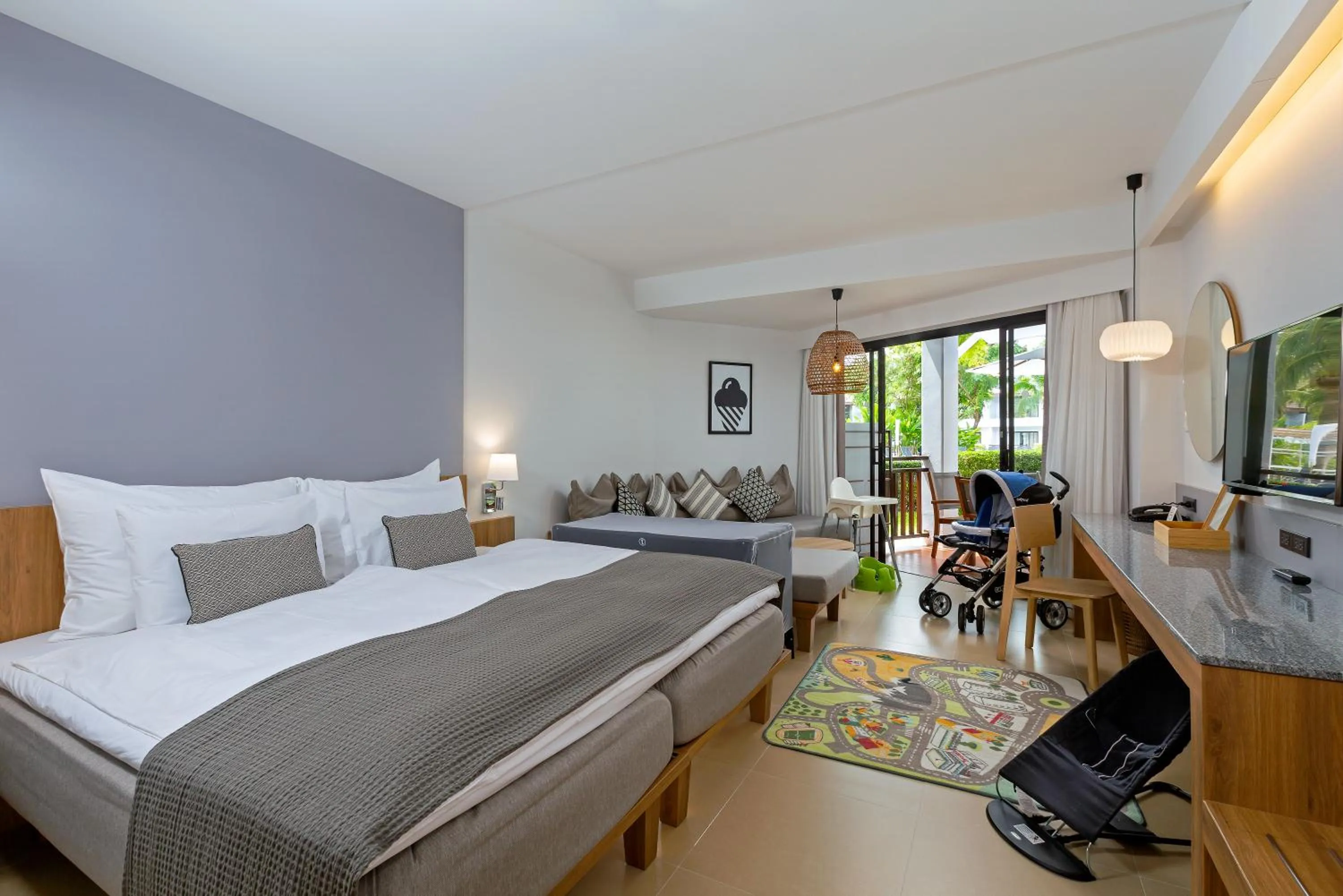 Photo of the whole room, Bed in Sunwing Kamala Beach